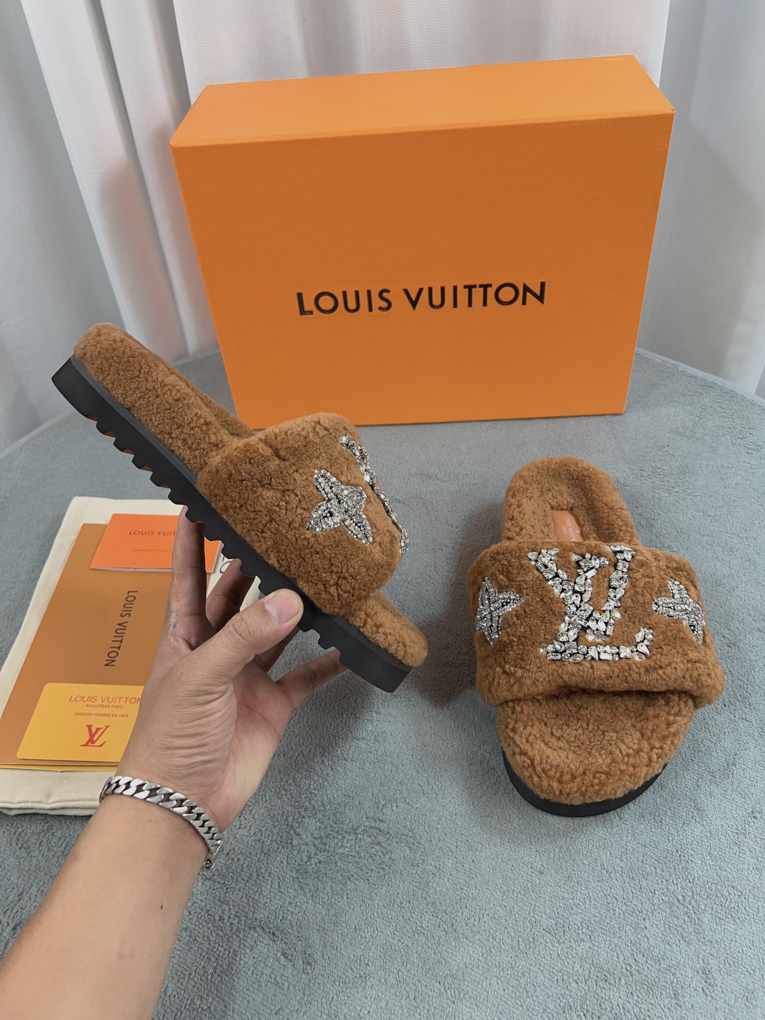 LuxluxHouse Best Quality Sandals Louis Vuitton
