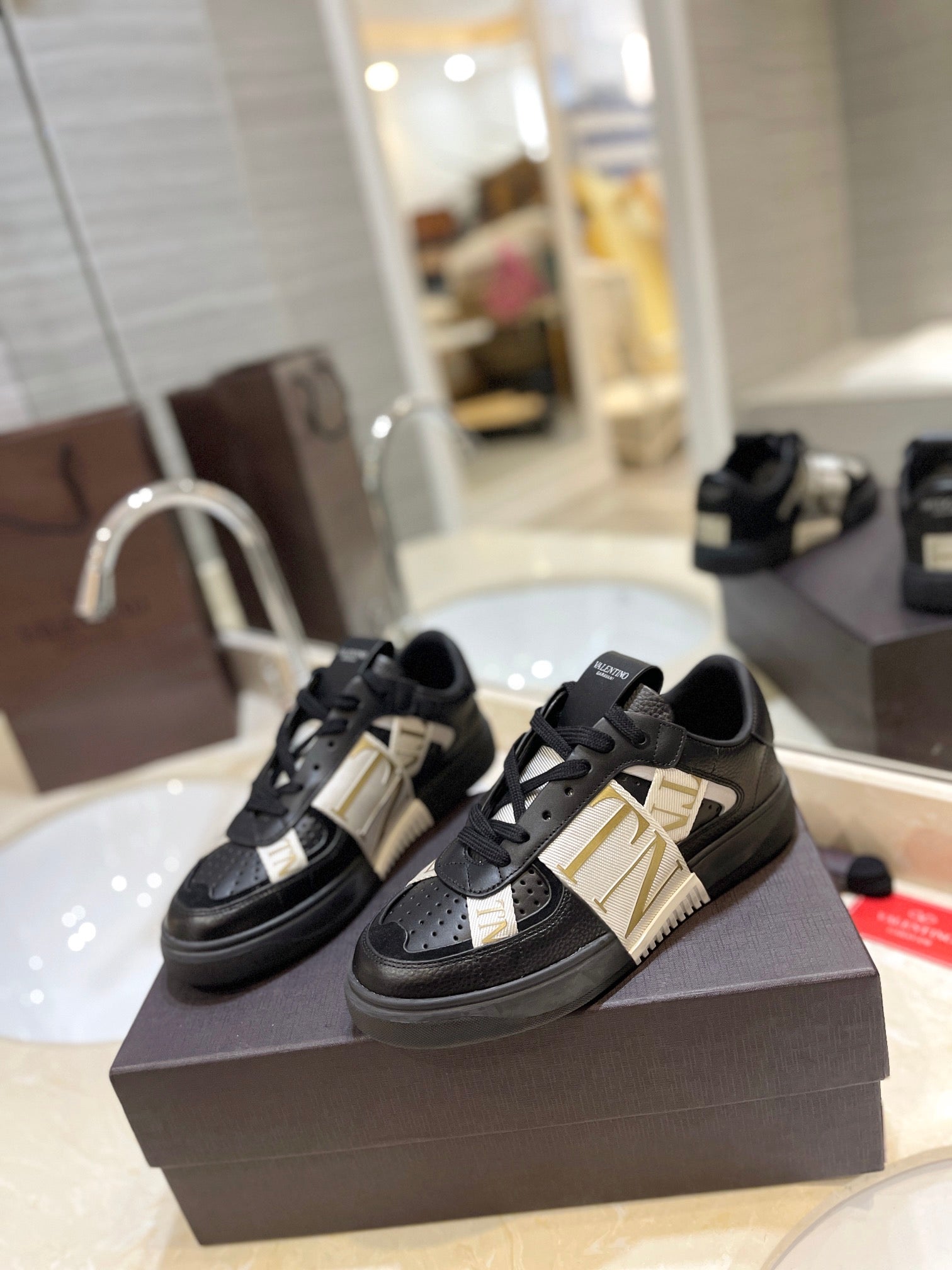 LuxluxHouse Best Quality Valentino Women Shoes