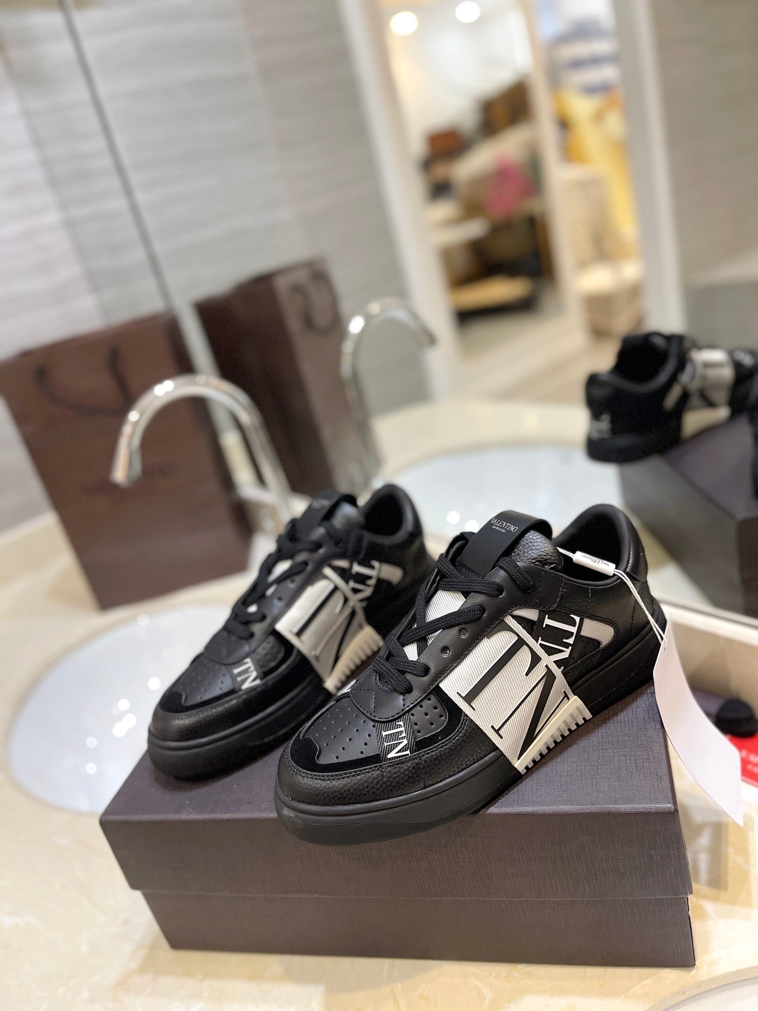 LuxluxHouse Best Quality Valentino Women Shoes