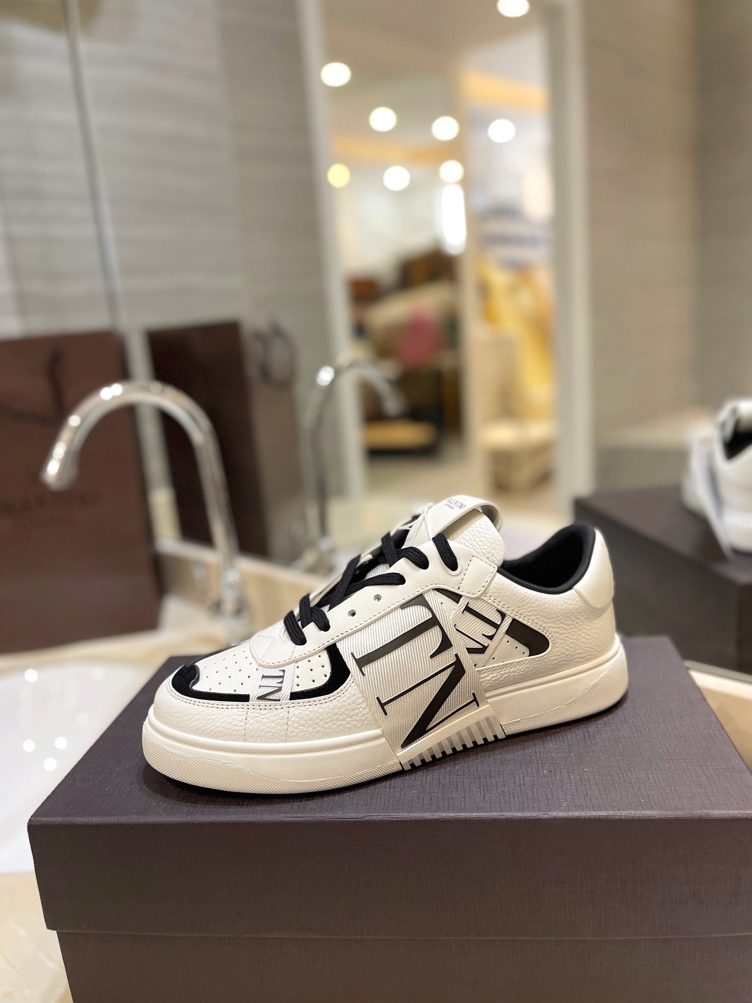 LuxluxHouse Best Quality Valentino Women Shoes