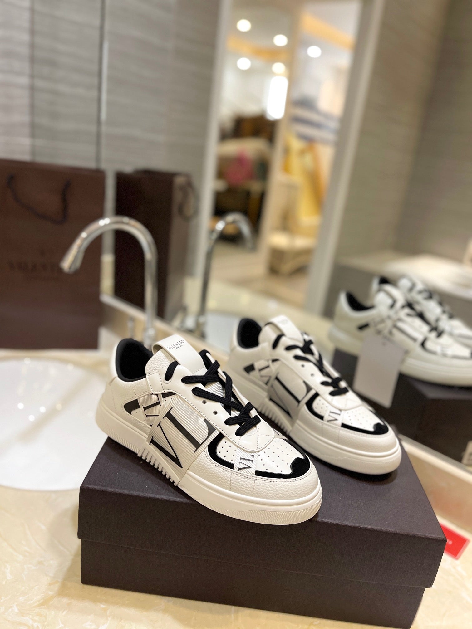 LuxluxHouse Best Quality Valentino Women Shoes