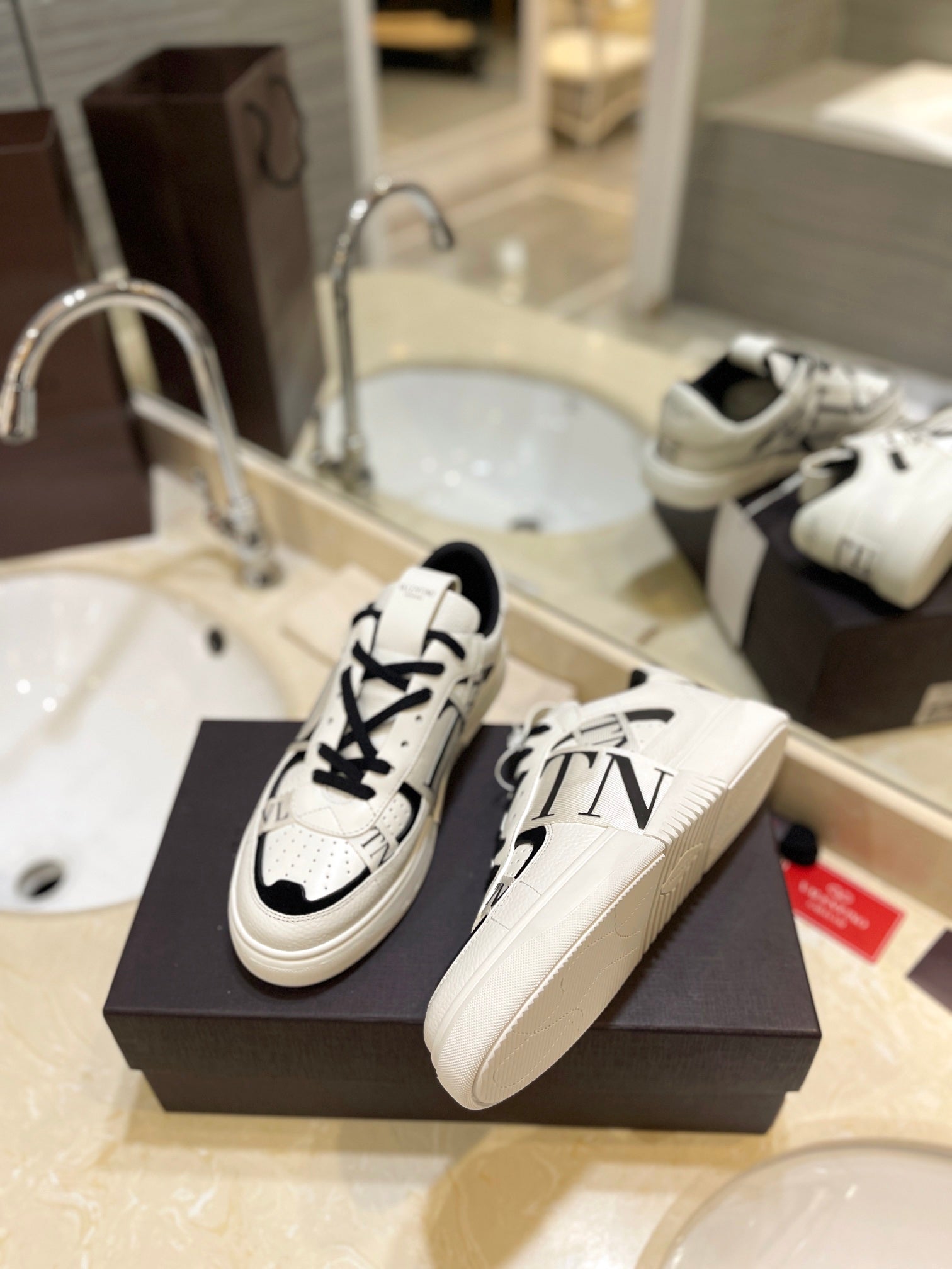 LuxluxHouse Best Quality Valentino Women Shoes