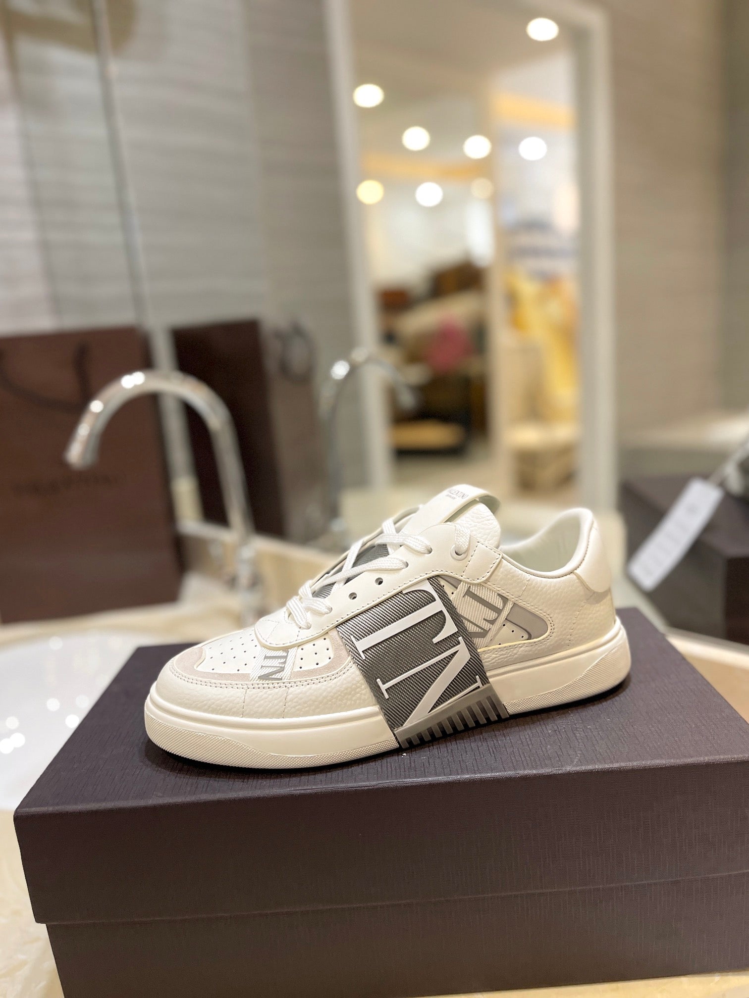 LuxluxHouse Best Quality Valentino Women Shoes