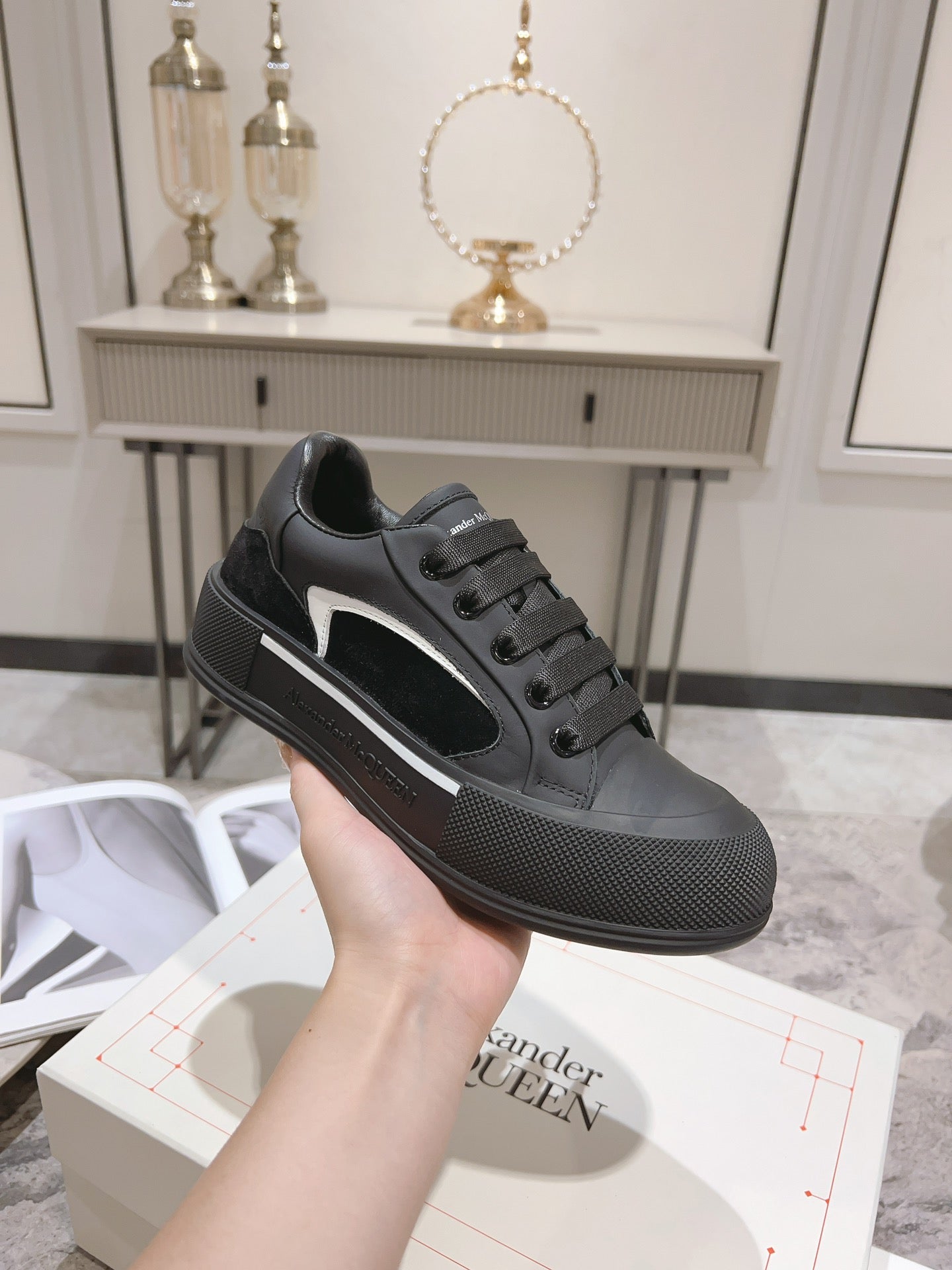 LuxluxHouse Best Quality Shoes Alexander McQueen