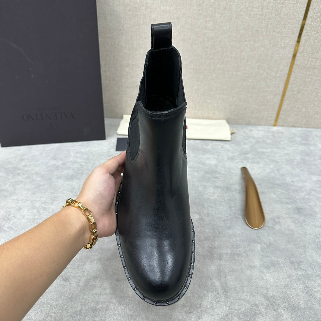 LuxluxHouse Best Quality Shoes Valentino