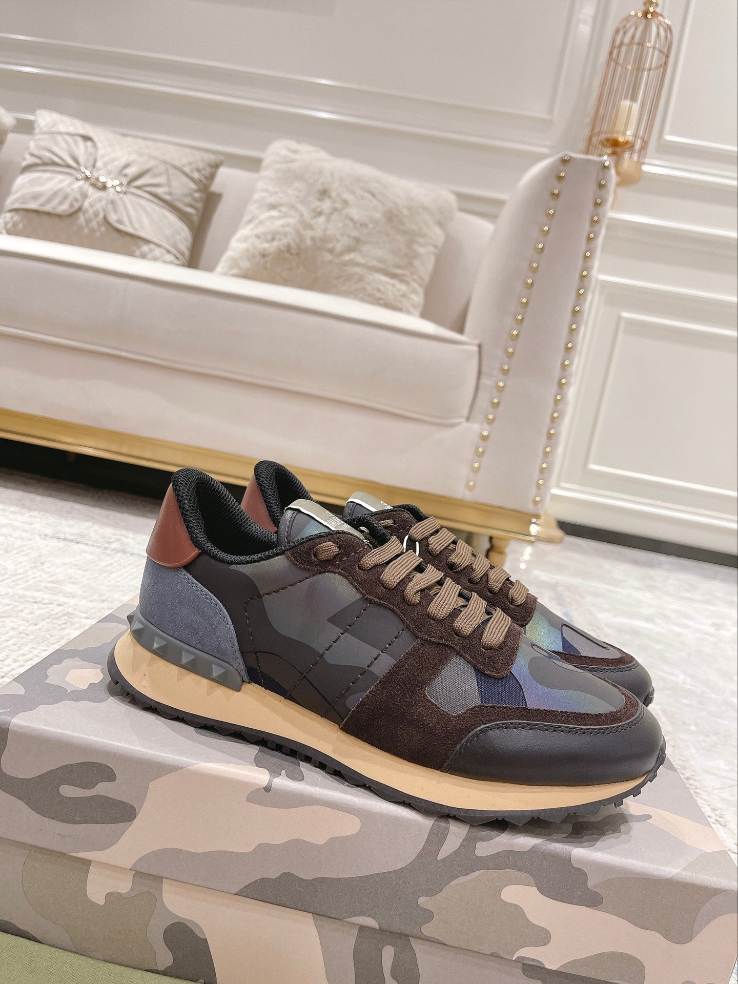 LuxluxHouse Best Quality Shoes Valentino