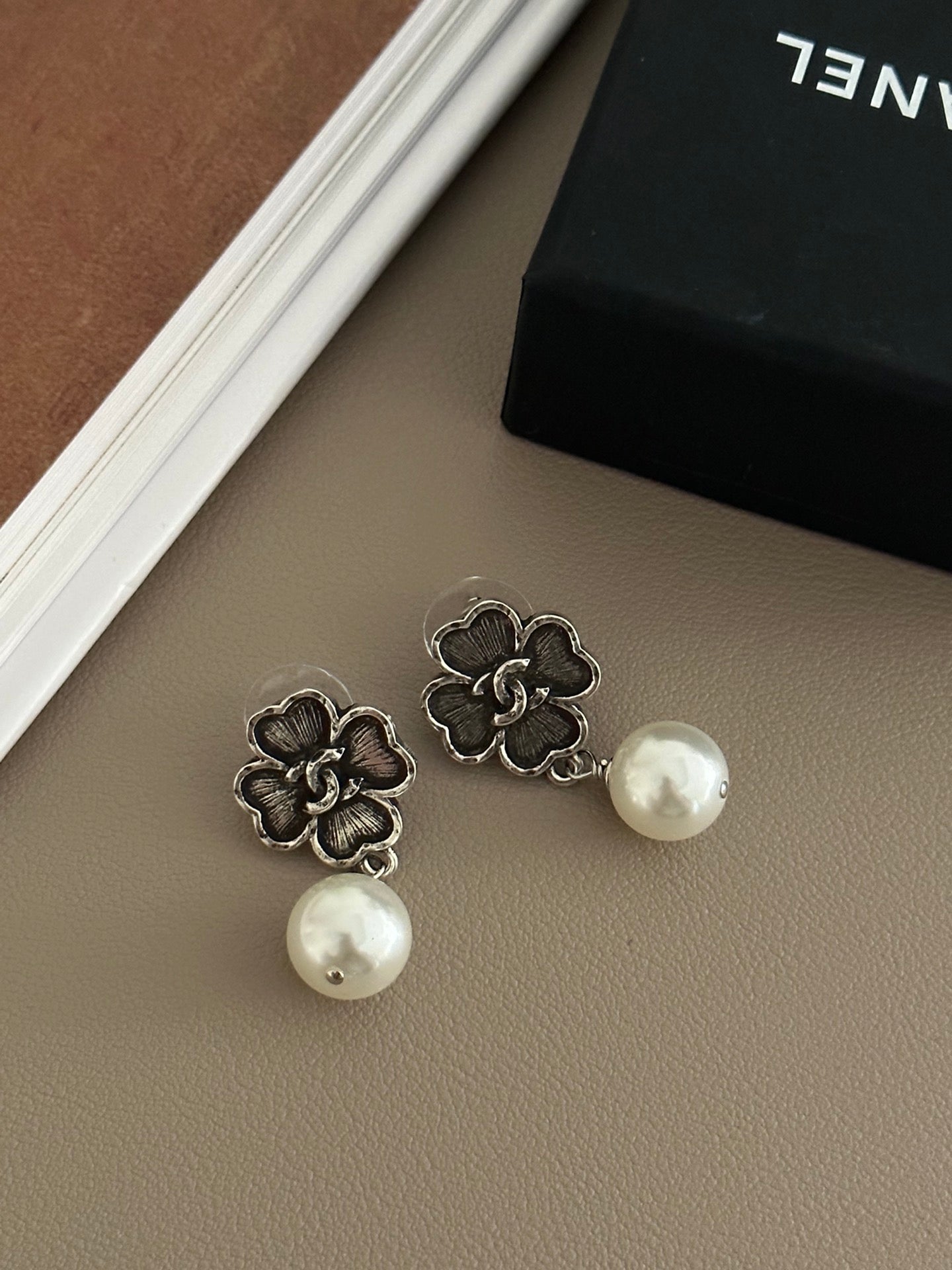 LuxluxHouse Low Price And High Quality Accessories Chanel