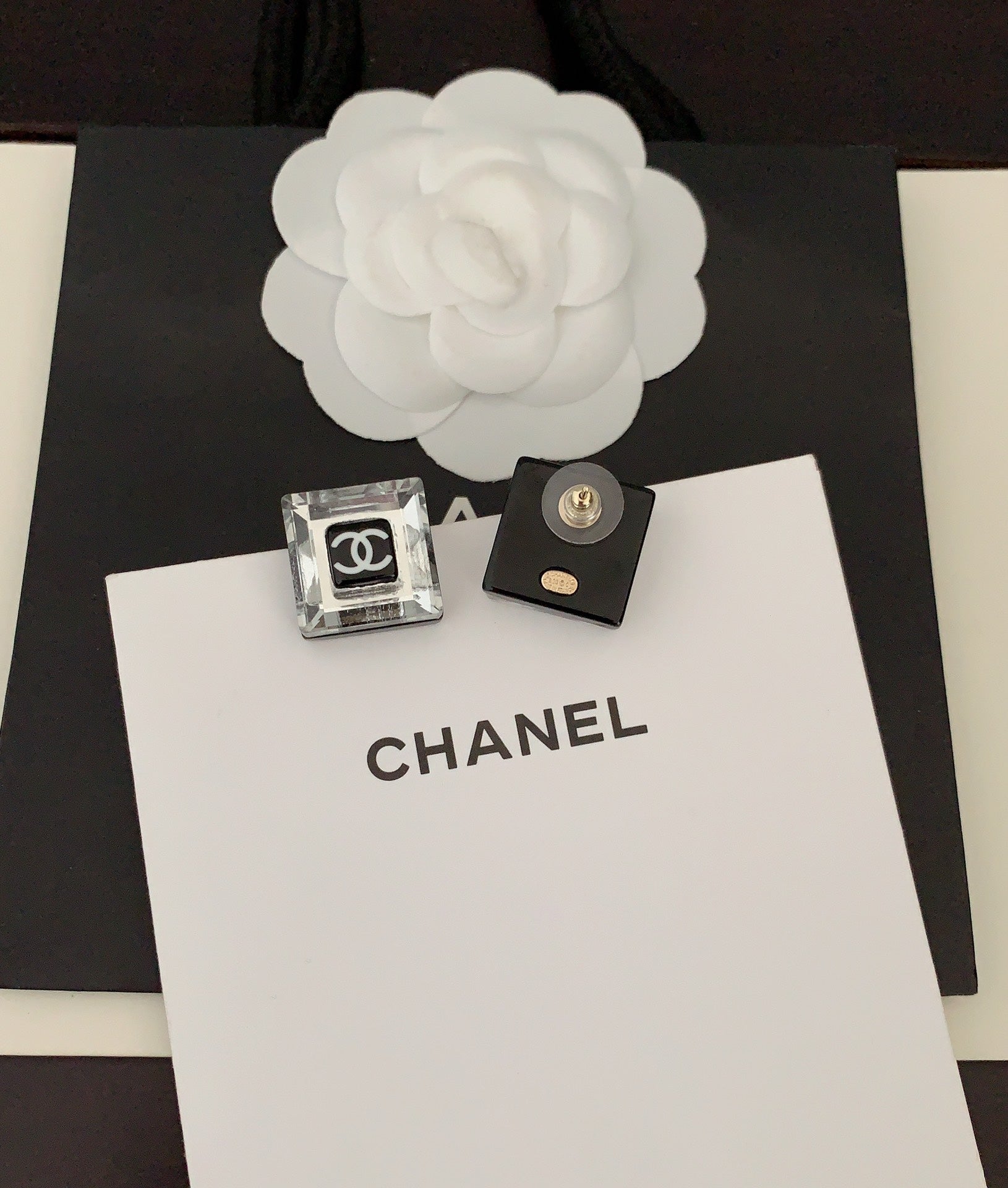 LuxluxHouse Low Price And High Quality Accessories Chanel