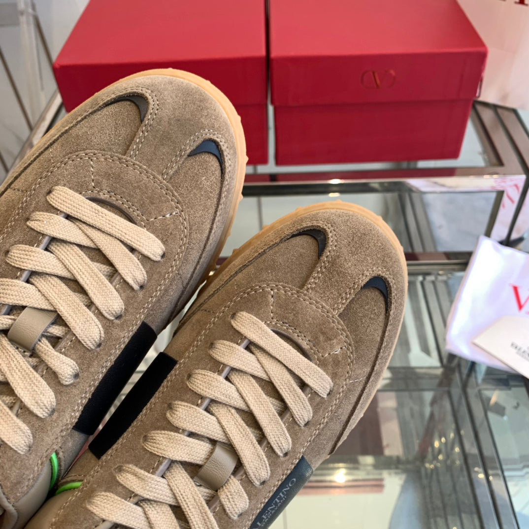 LuxluxHouse Best Quality Shoes Valentino