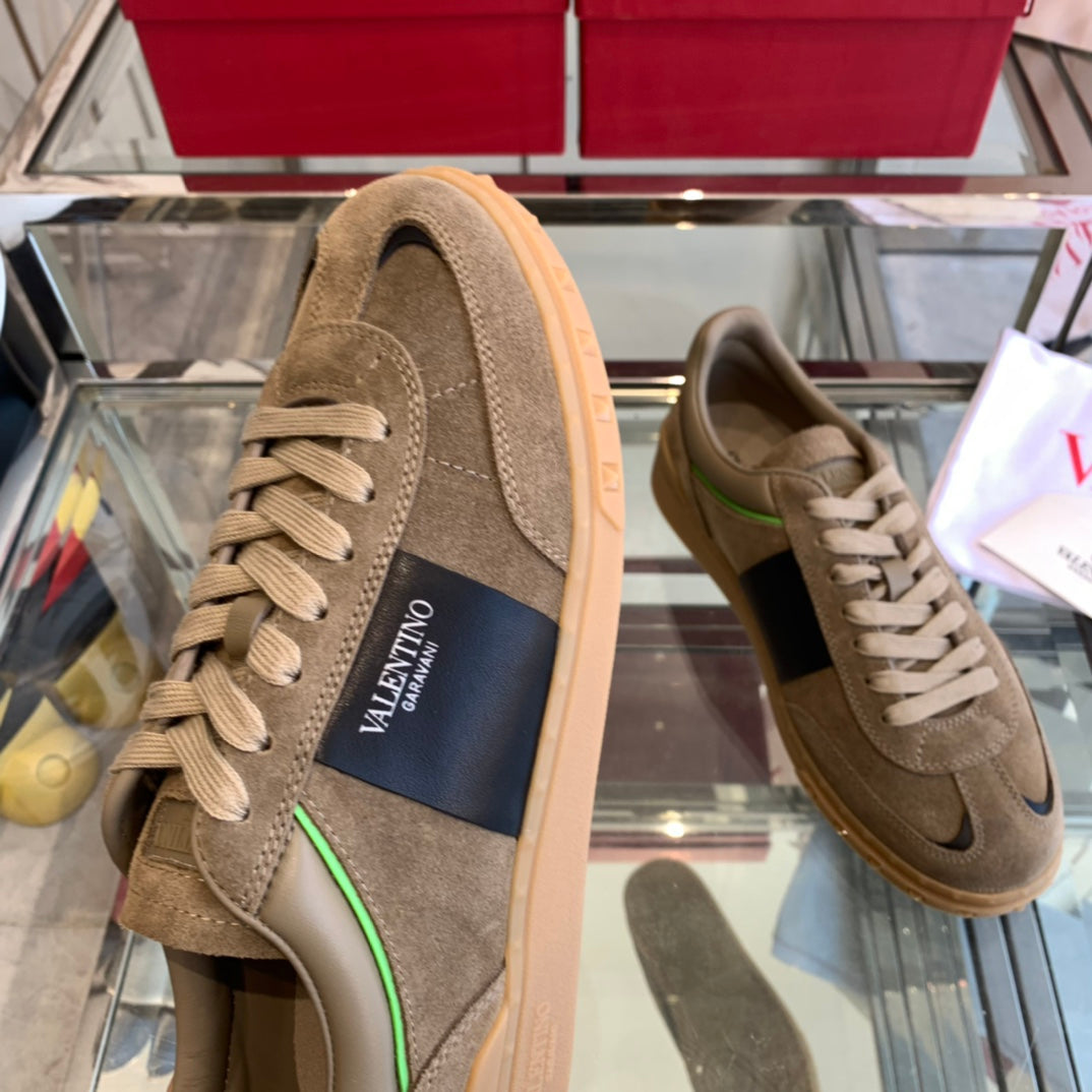 LuxluxHouse Best Quality Shoes Valentino