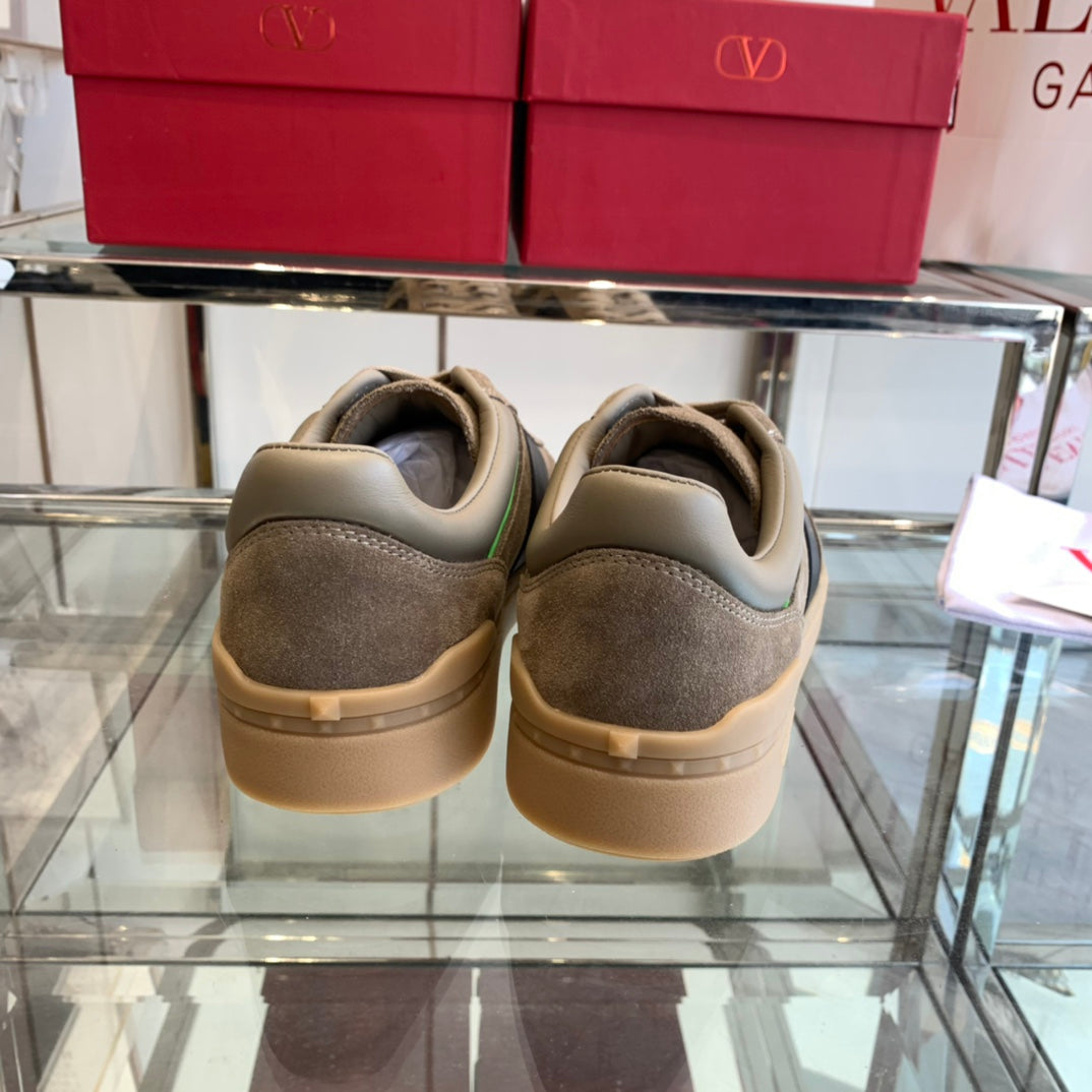 LuxluxHouse Best Quality Shoes Valentino