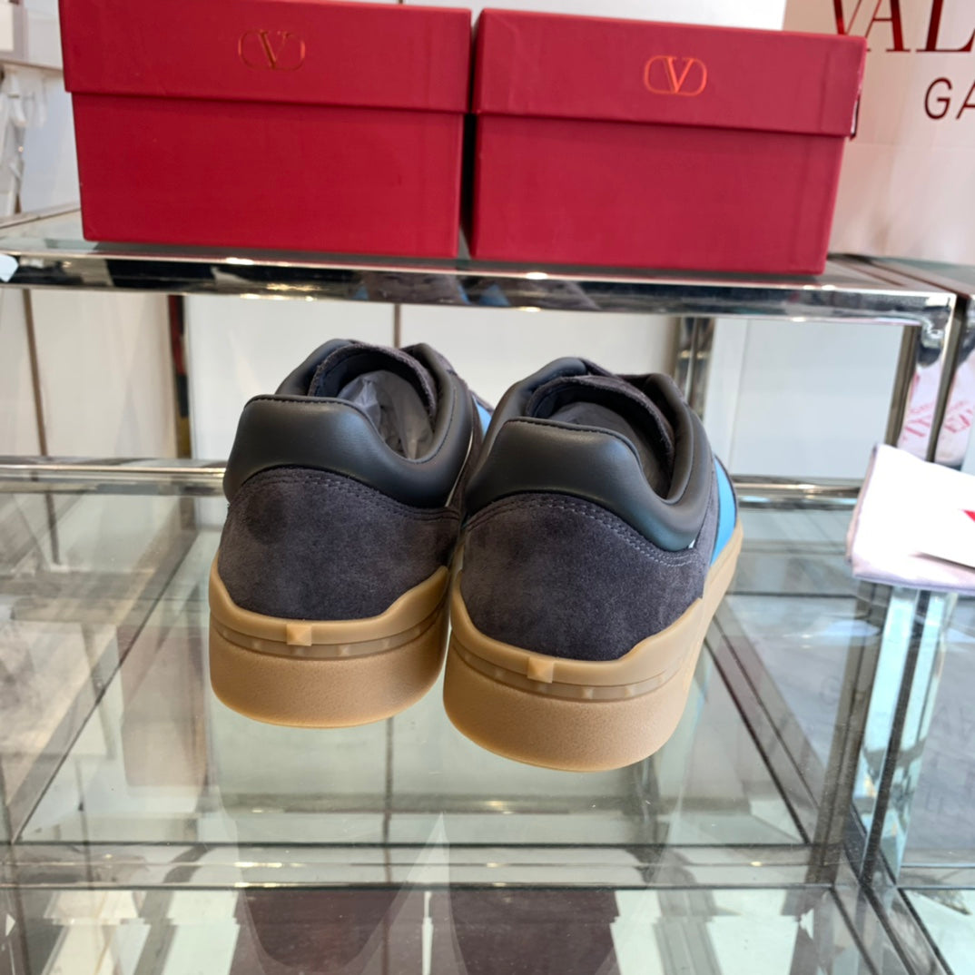 LuxluxHouse Best Quality Shoes Valentino