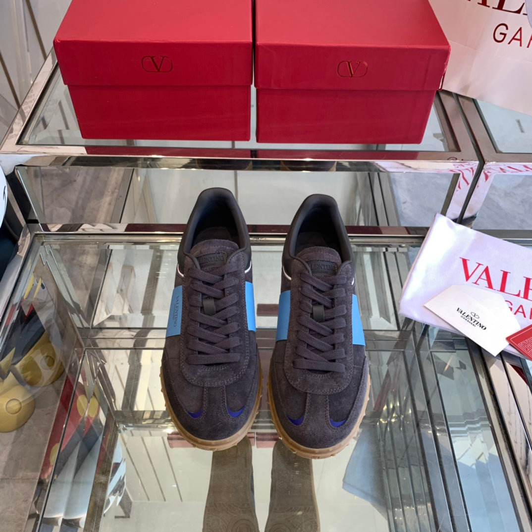 LuxluxHouse Best Quality Shoes Valentino