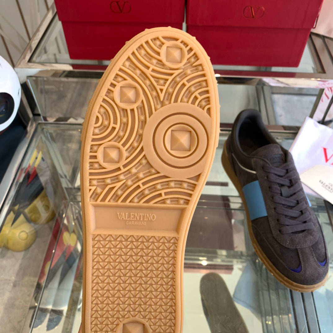 LuxluxHouse Best Quality Shoes Valentino