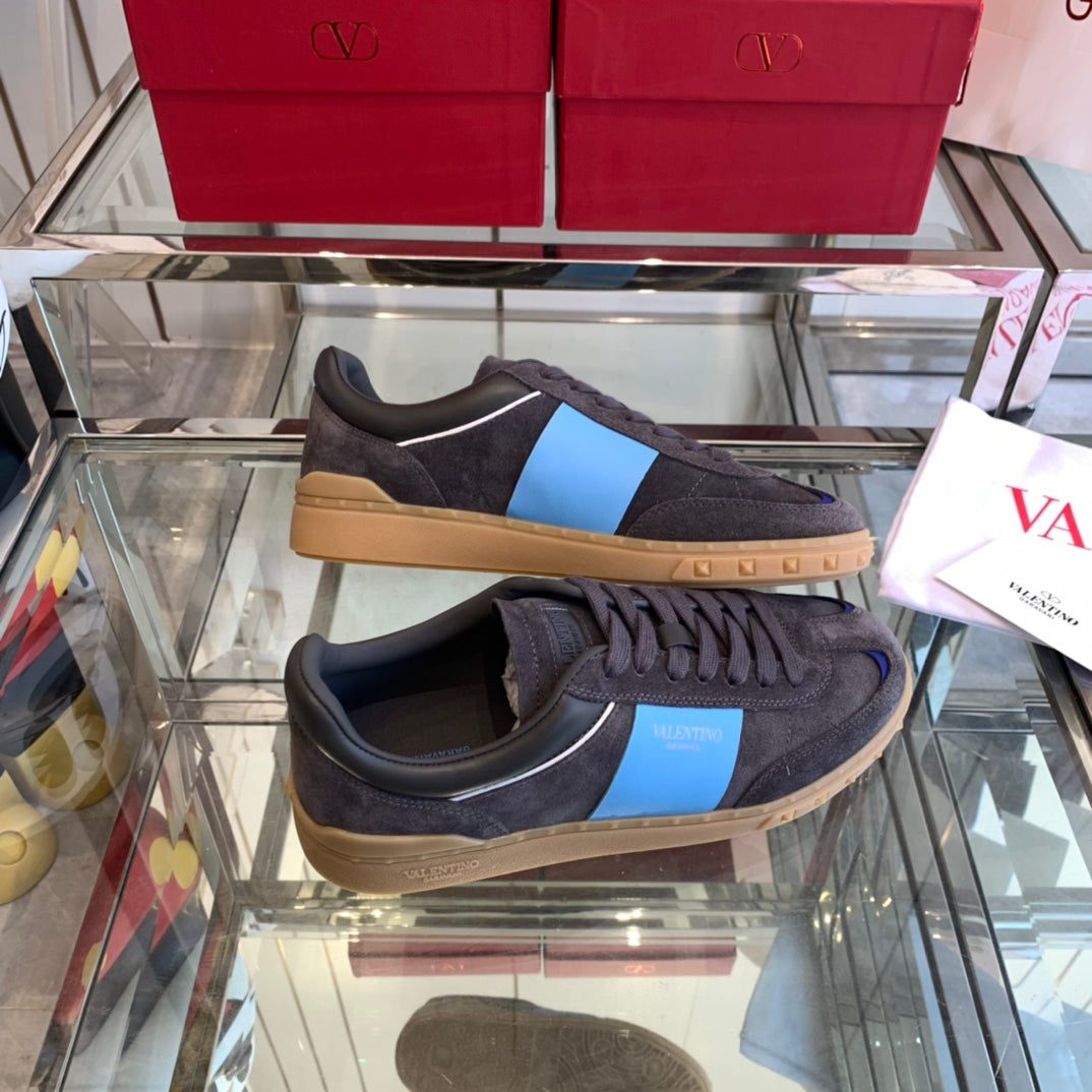 LuxluxHouse Best Quality Shoes Valentino