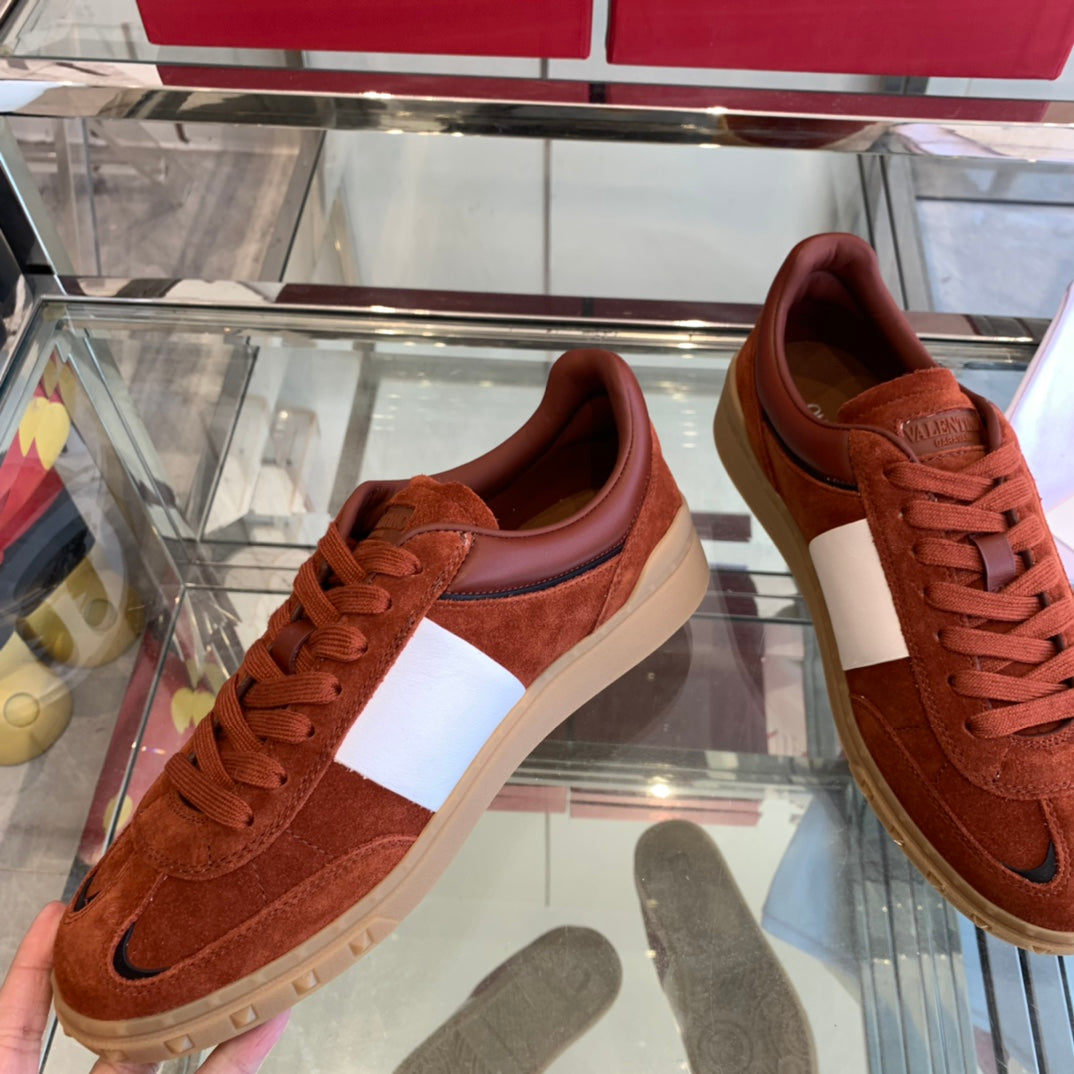 LuxluxHouse Best Quality Shoes Valentino