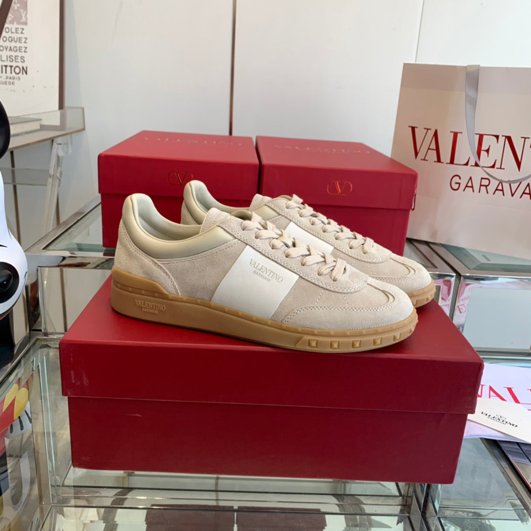 LuxluxHouse Best Quality Shoes Valentino
