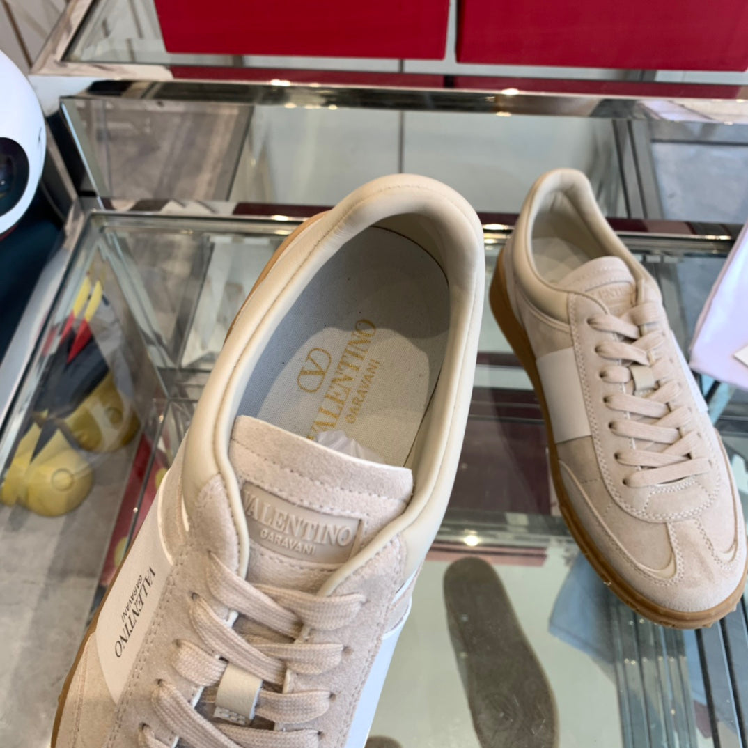 LuxluxHouse Best Quality Shoes Valentino