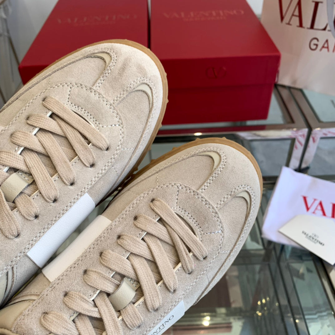 LuxluxHouse Best Quality Shoes Valentino