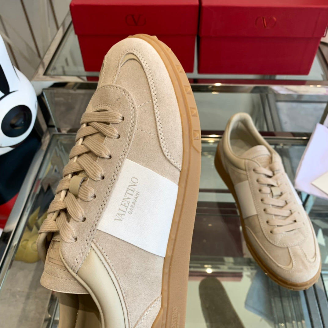 LuxluxHouse Best Quality Shoes Valentino