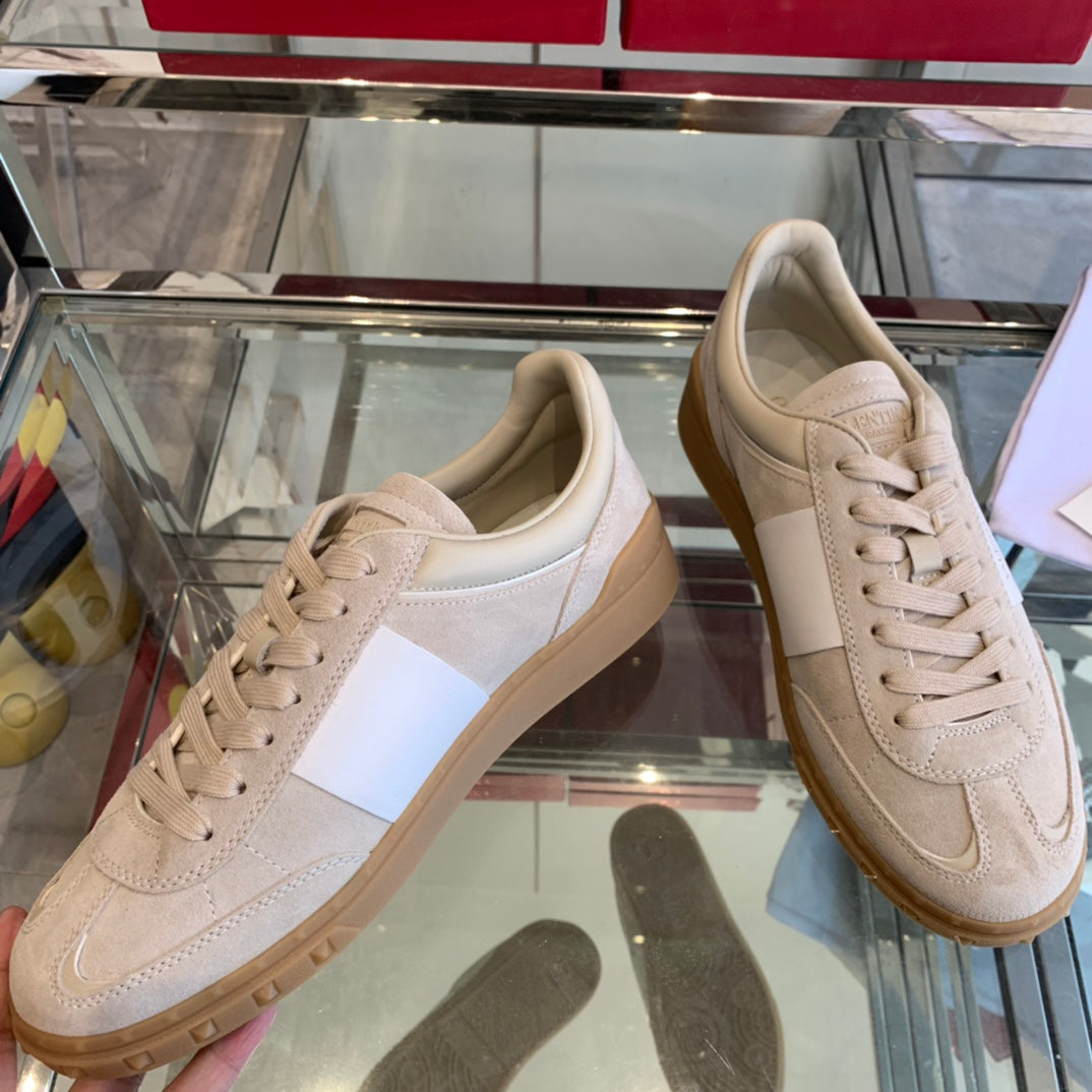 LuxluxHouse Best Quality Shoes Valentino
