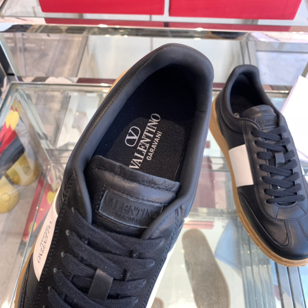 LuxluxHouse Best Quality Shoes Valentino
