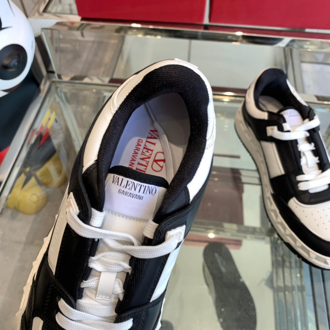 LuxluxHouse Best Quality Shoes Valentino