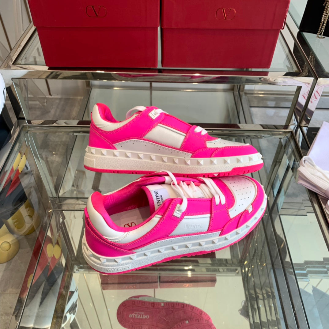 LuxluxHouse Best Quality Shoes Valentino