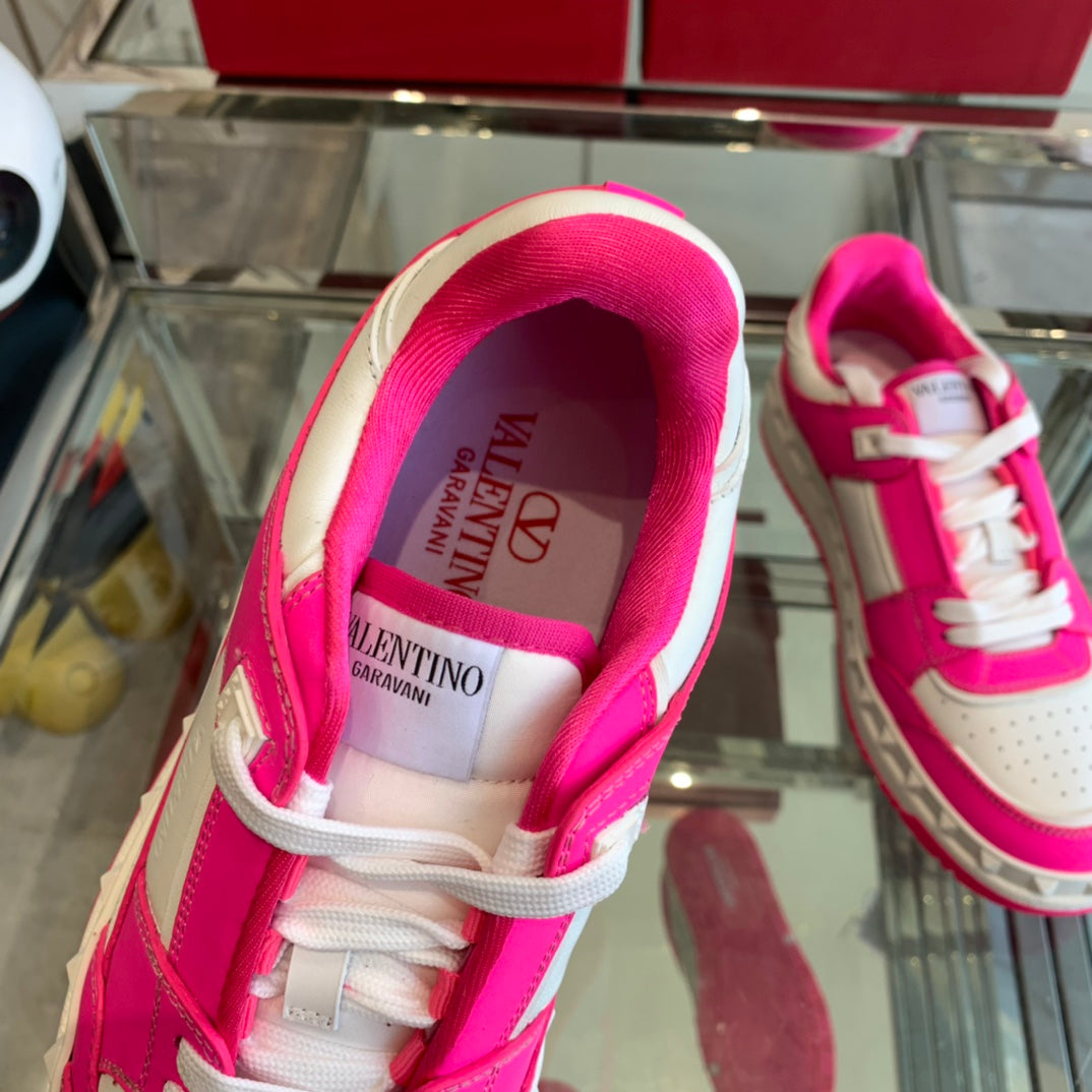 LuxluxHouse Best Quality Shoes Valentino
