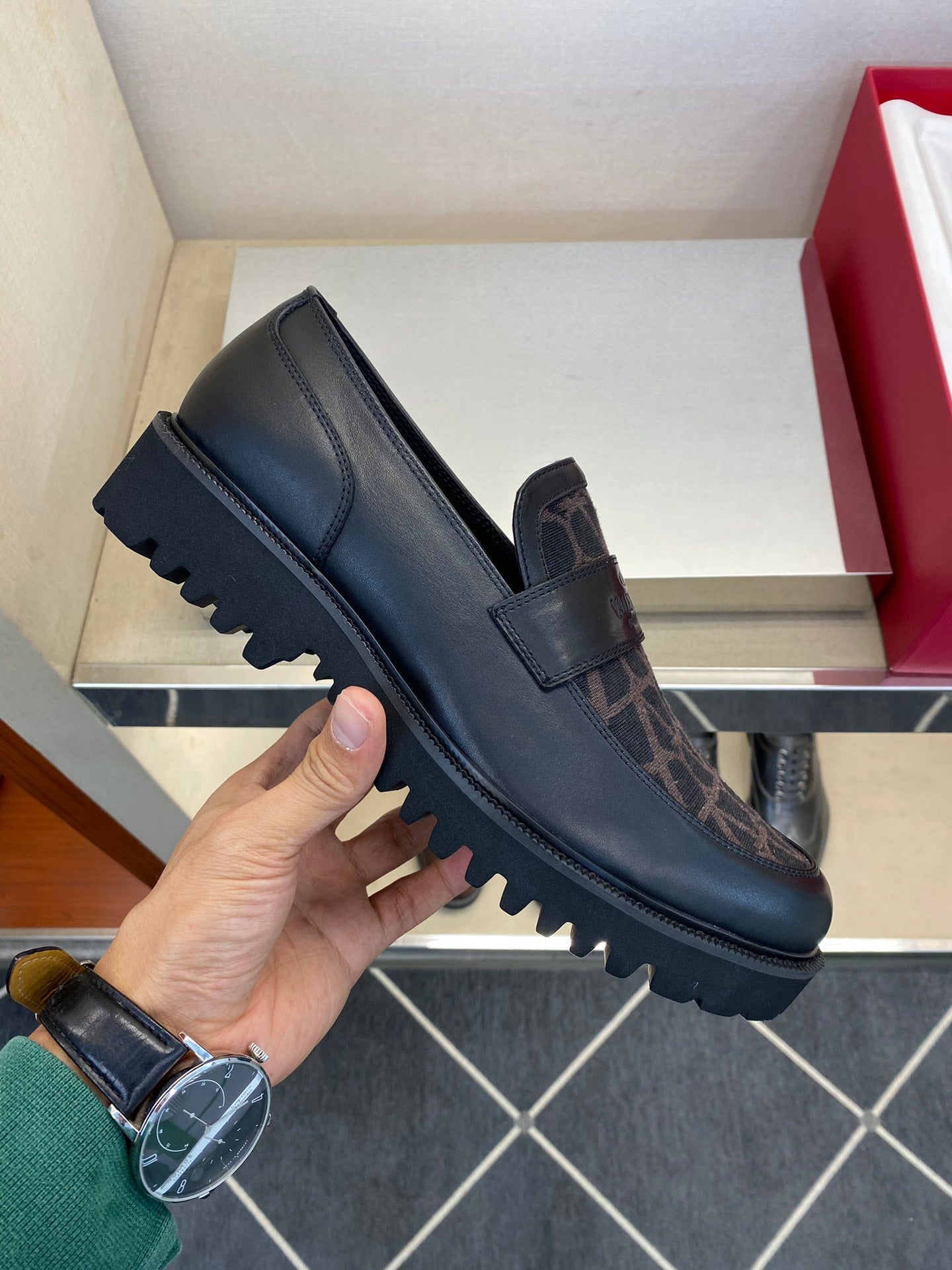 LuxluxHouse Best Quality Shoes Valentino