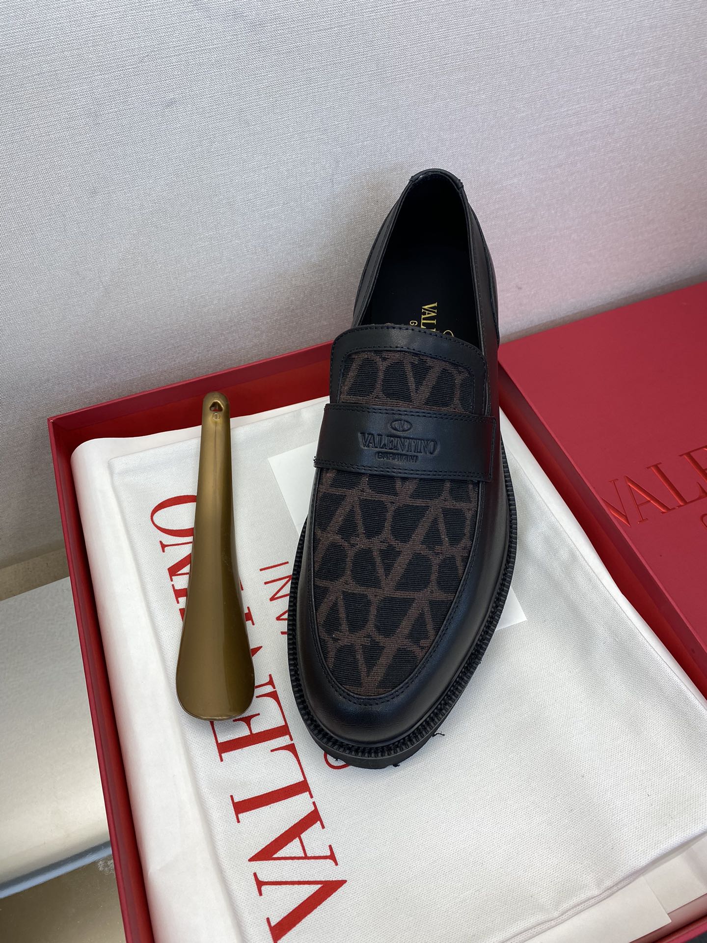 LuxluxHouse Best Quality Shoes Valentino