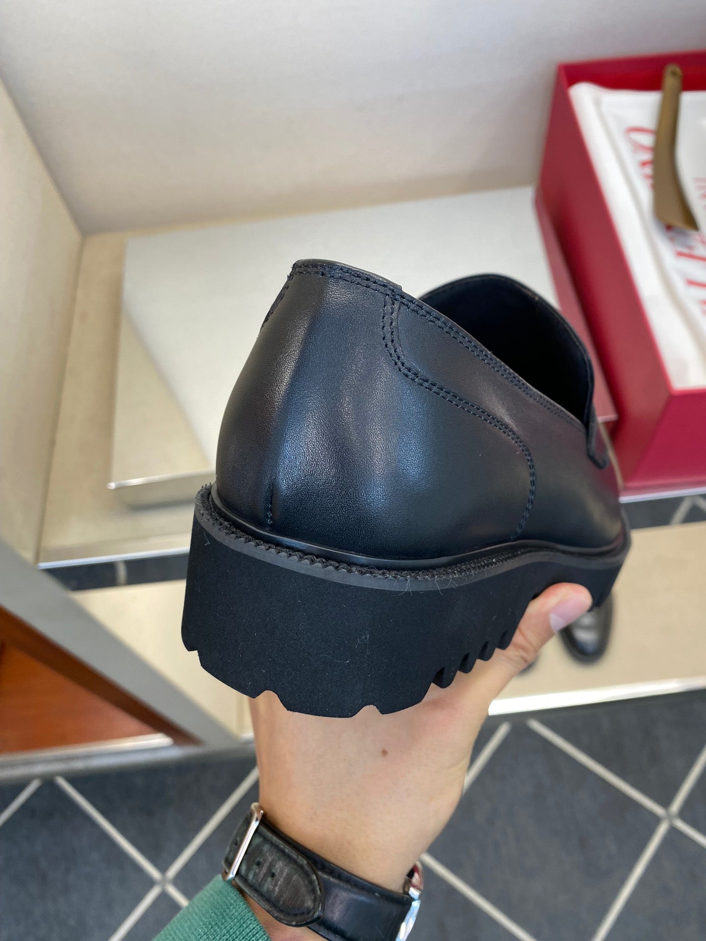 LuxluxHouse Best Quality Shoes Valentino