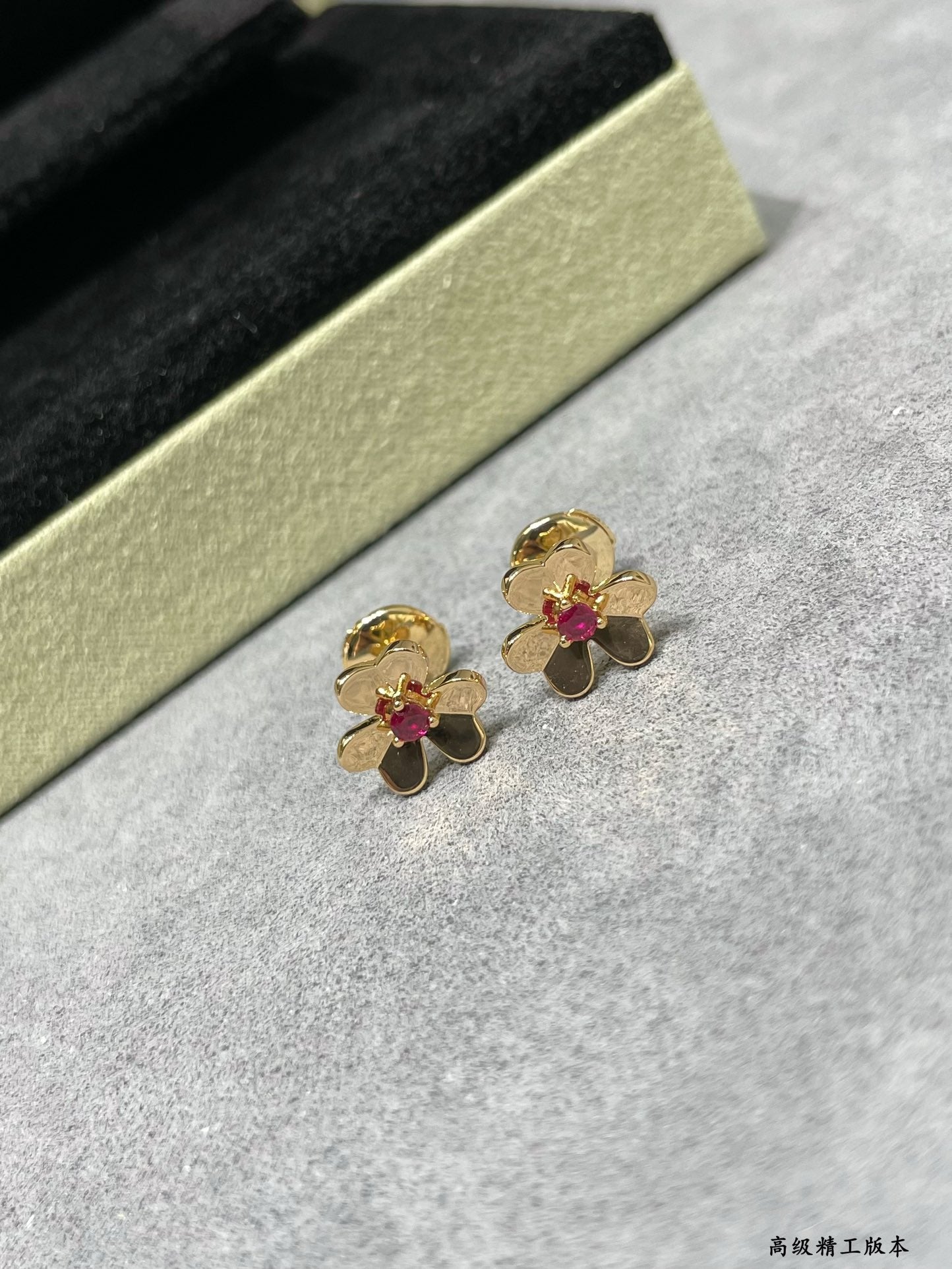 LuxluxHouse Best Quality Accessories Van Cleef & Arpels