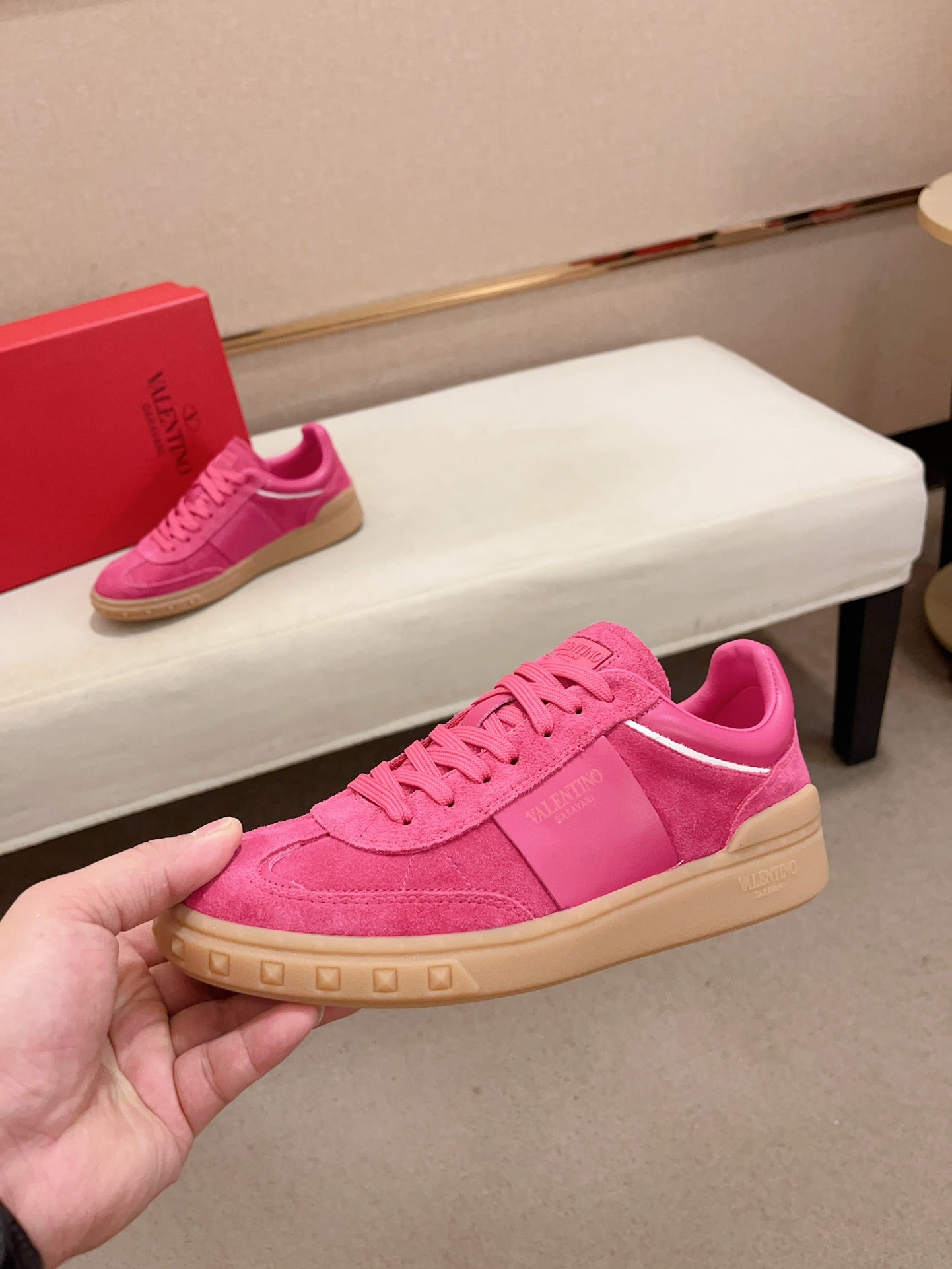 LuxluxHouse Best Quality Shoes Valentino