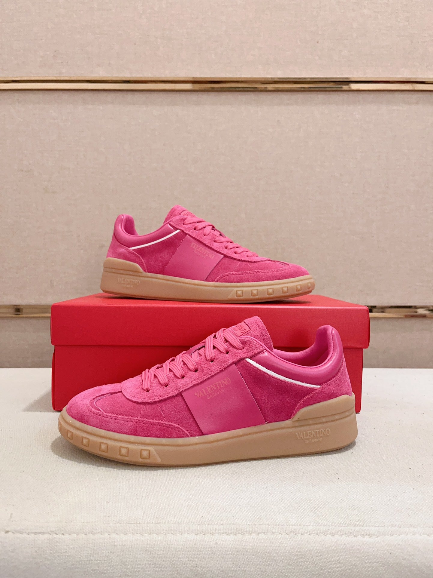 LuxluxHouse Best Quality Shoes Valentino