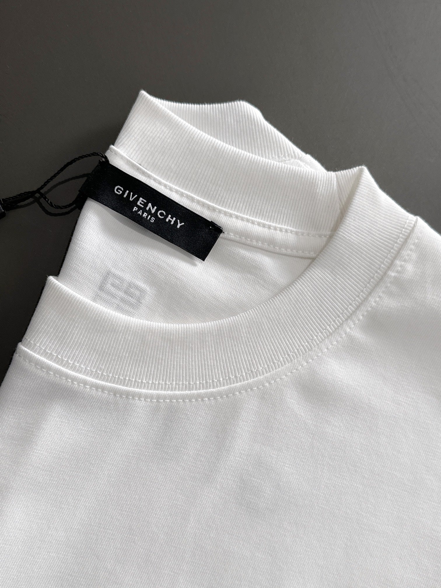 LuxluxHouse Best Quality Clothes Givenchy T-shirt
