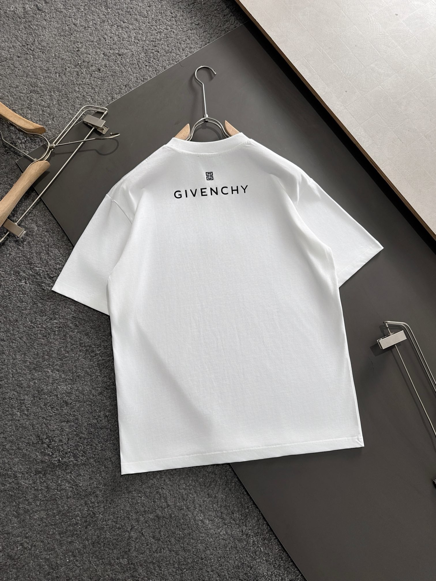 LuxluxHouse Best Quality Clothes Givenchy T-shirt