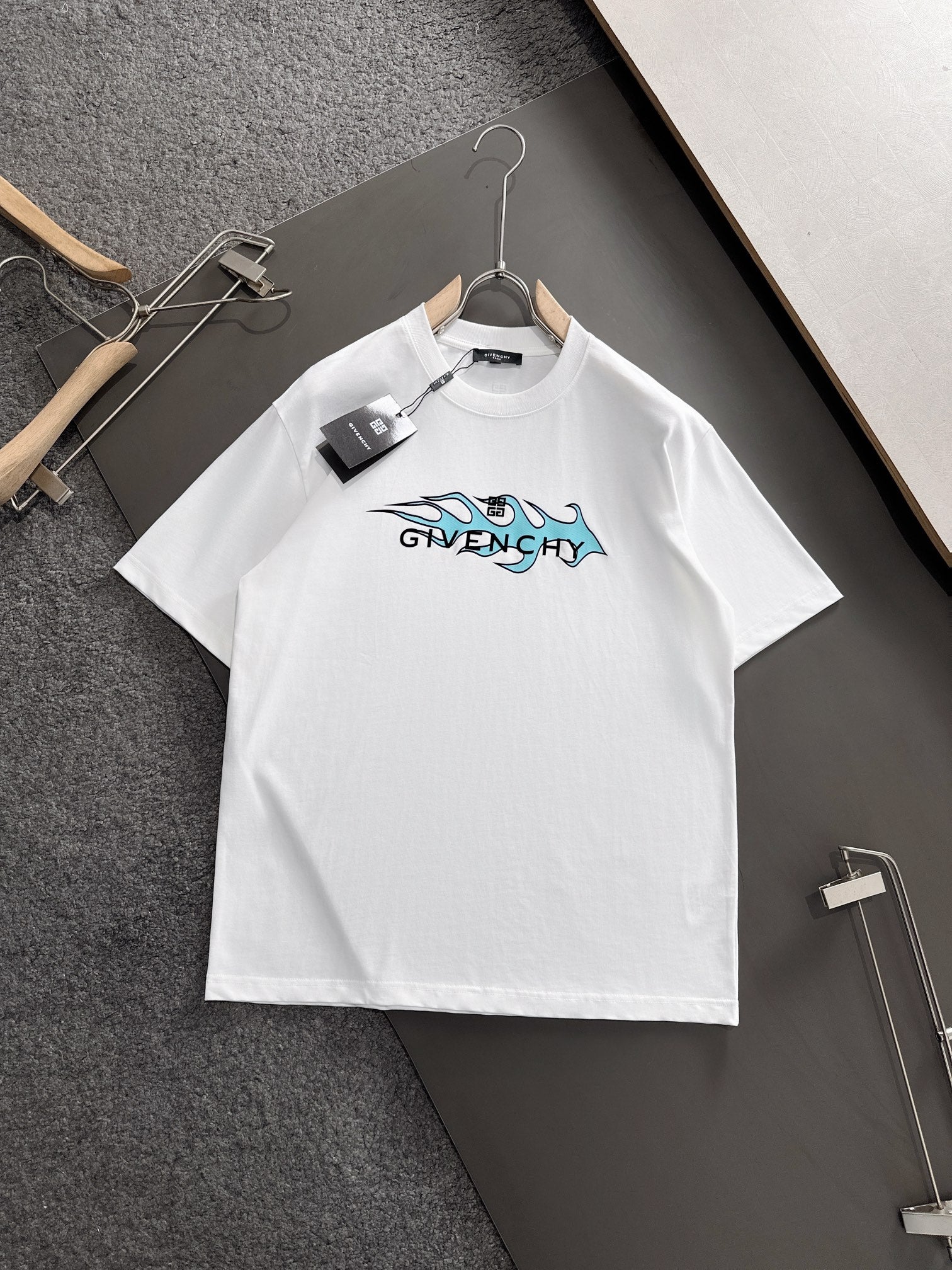LuxluxHouse Best Quality Clothes Givenchy T-shirt