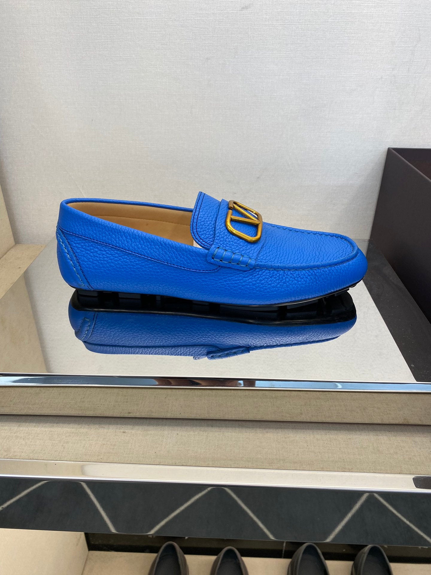 LuxluxHouse Best Quality Shoes Valentino