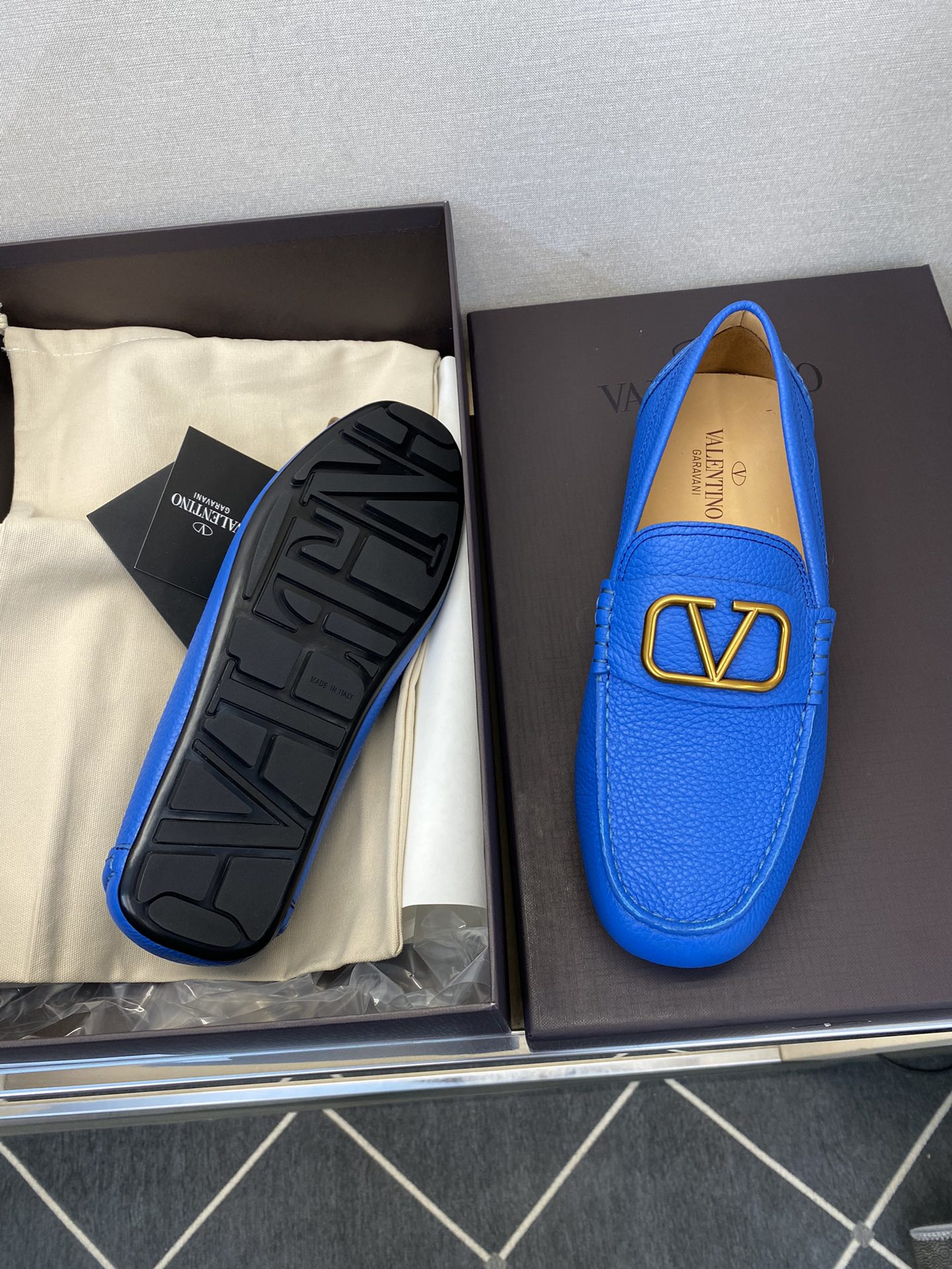 LuxluxHouse Best Quality Shoes Valentino