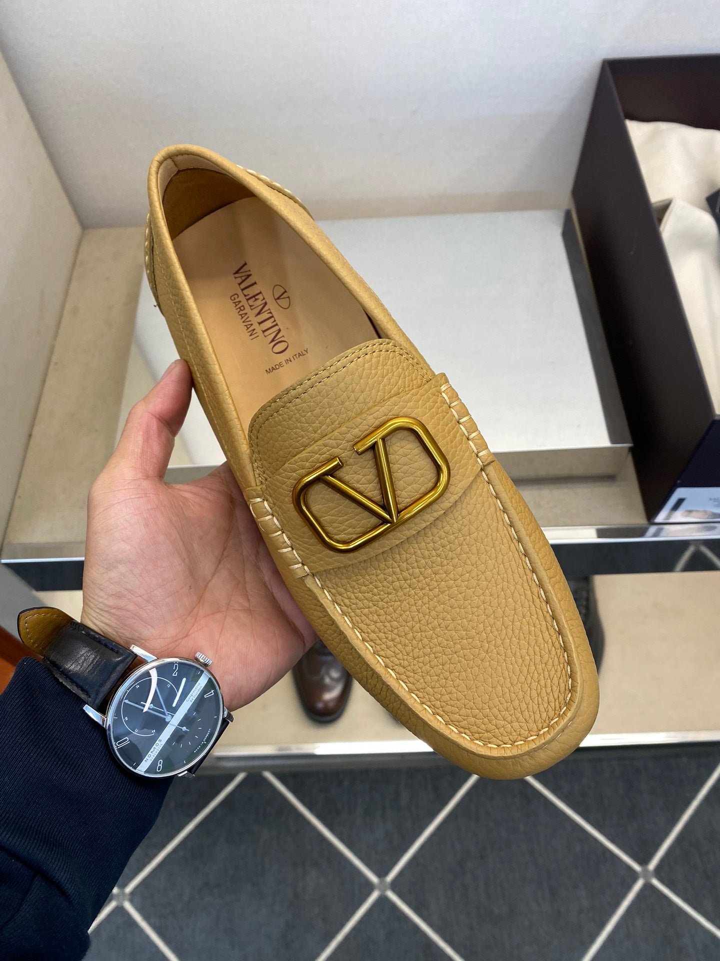 LuxluxHouse Best Quality Shoes Valentino