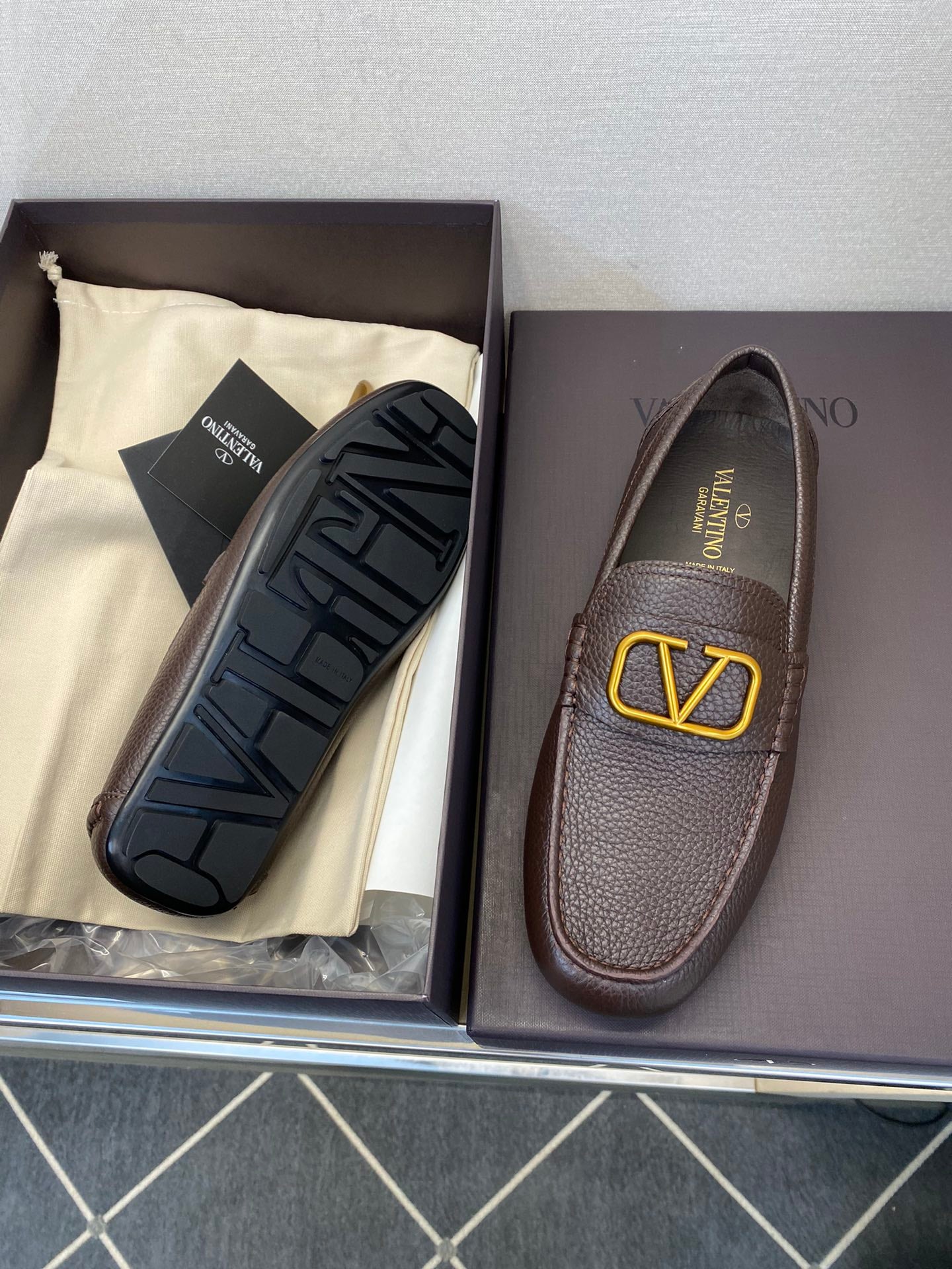 LuxluxHouse Best Quality Shoes Valentino
