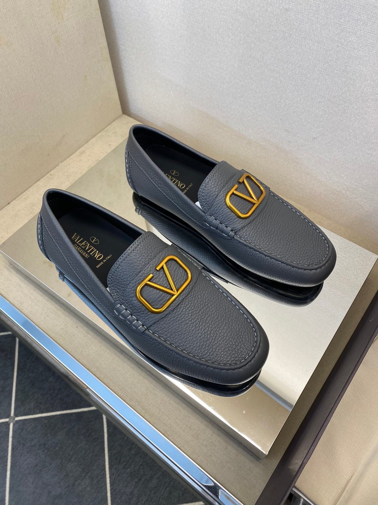 LuxluxHouse Best Quality Shoes Valentino