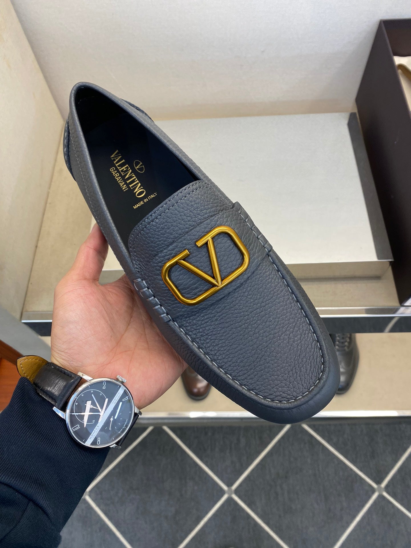 LuxluxHouse Best Quality Shoes Valentino