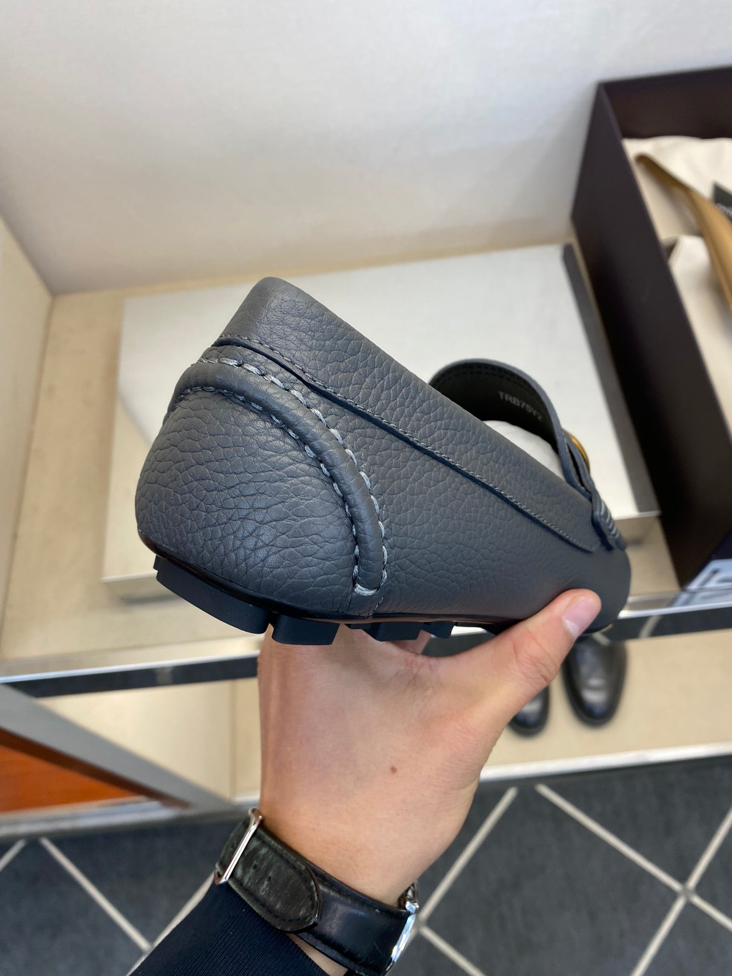 LuxluxHouse Best Quality Shoes Valentino