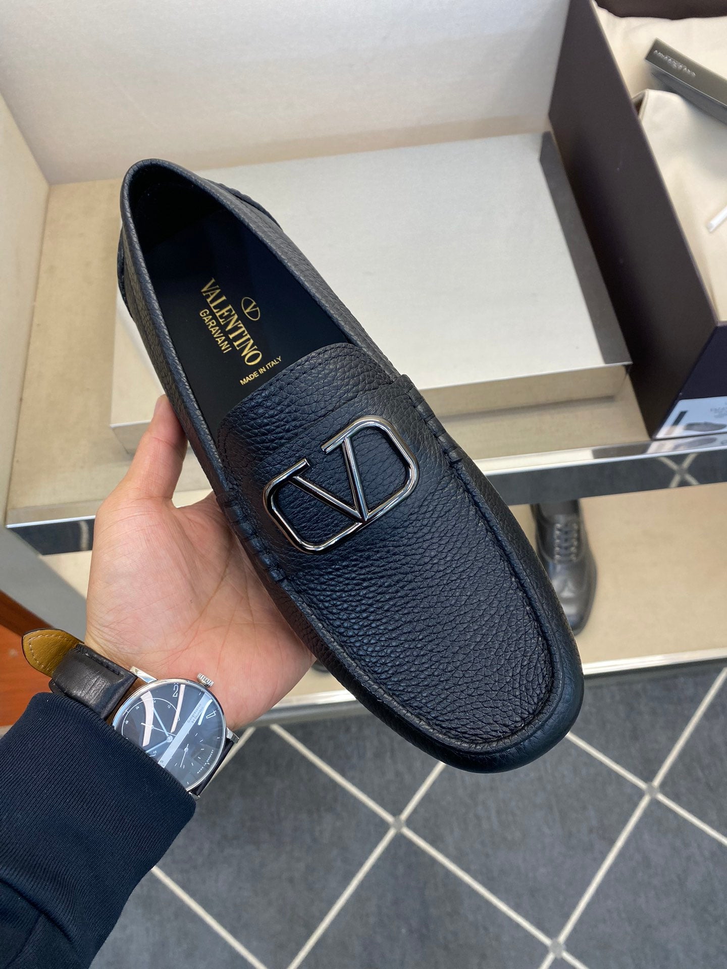 LuxluxHouse Best Quality Shoes Valentino
