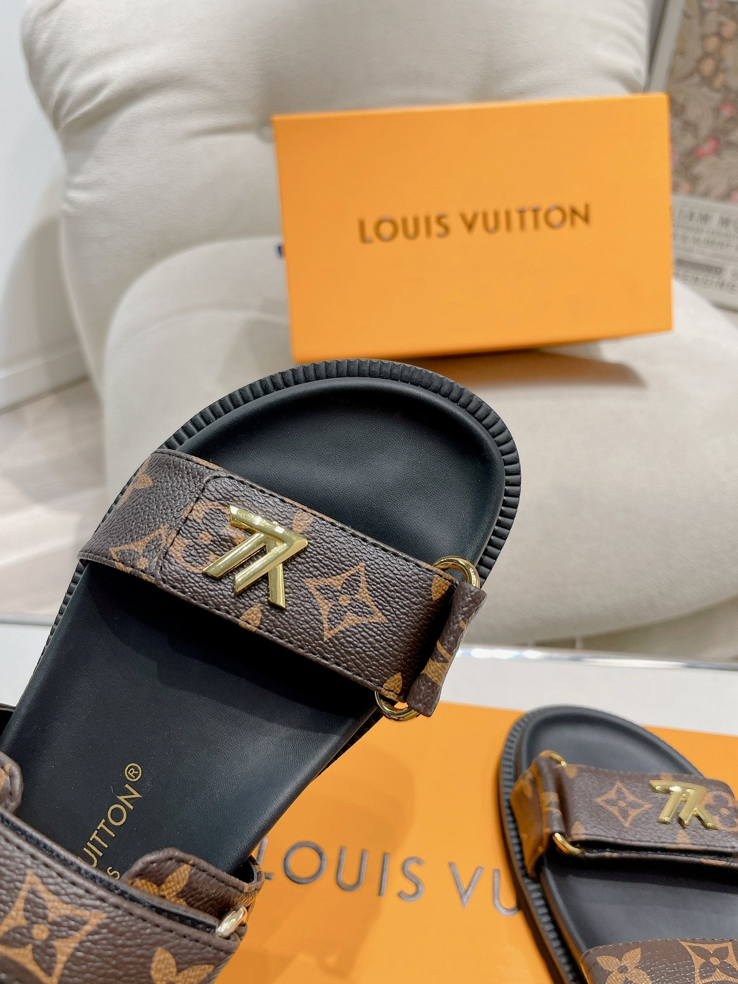 LuxluxHouse Best Quality Women Shoes Louis Vuitton