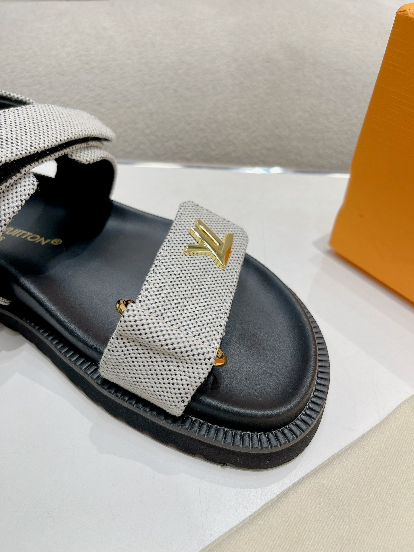 LuxluxHouse Best Quality Women Shoes Louis Vuitton