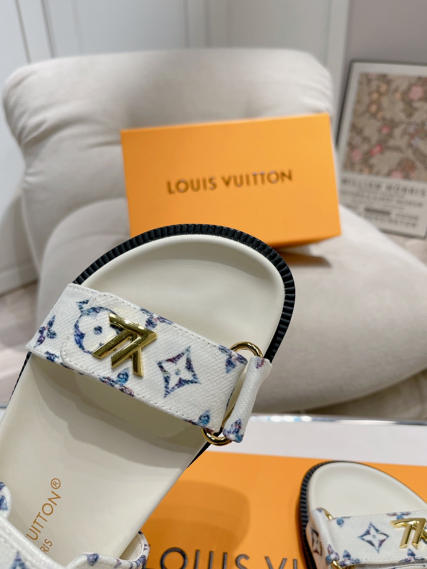 LuxluxHouse Best Quality Women Shoes Louis Vuitton