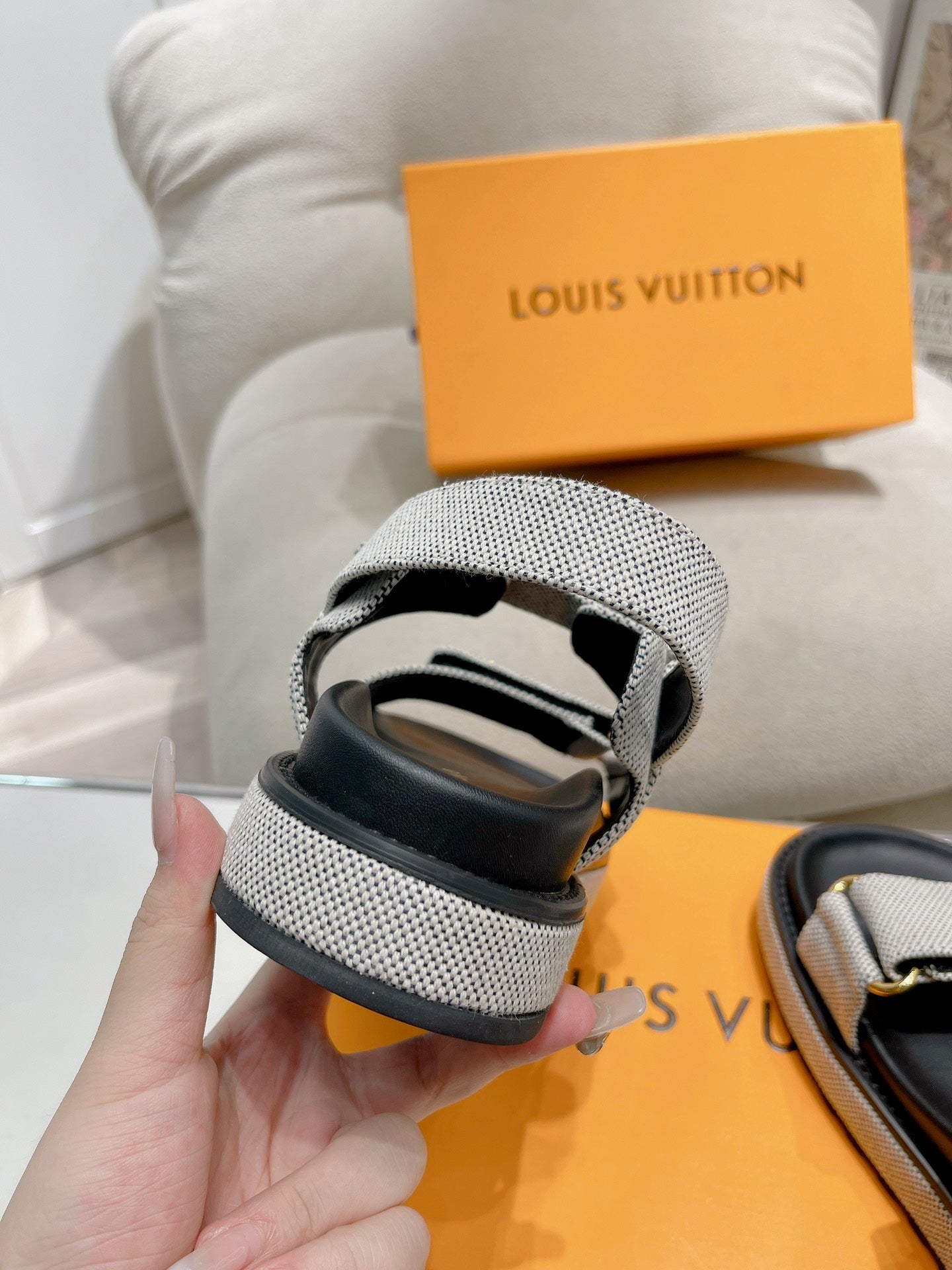 LuxluxHouse Best Quality Women Shoes Louis Vuitton